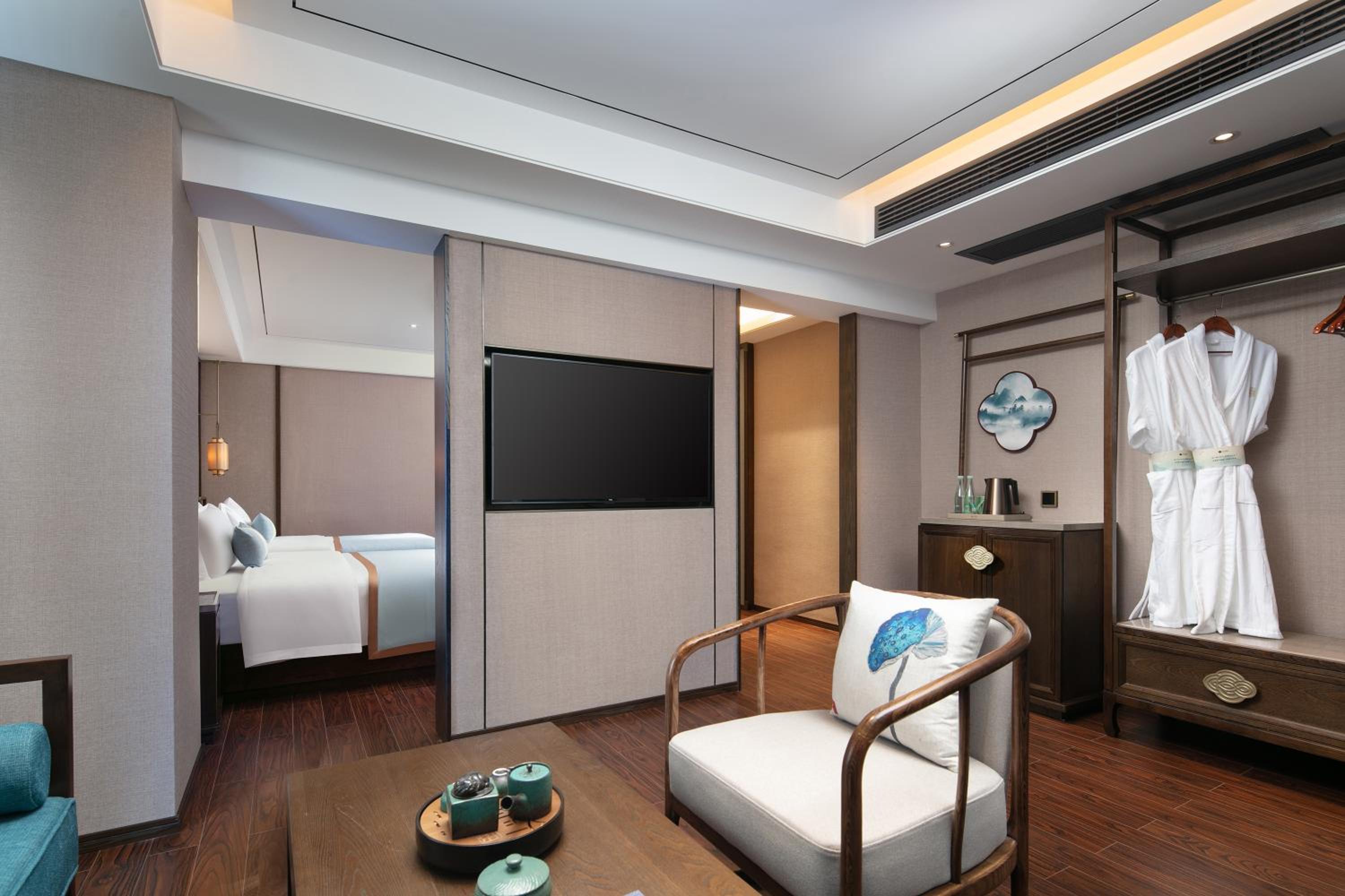 Elegant Twin Room  photo 2