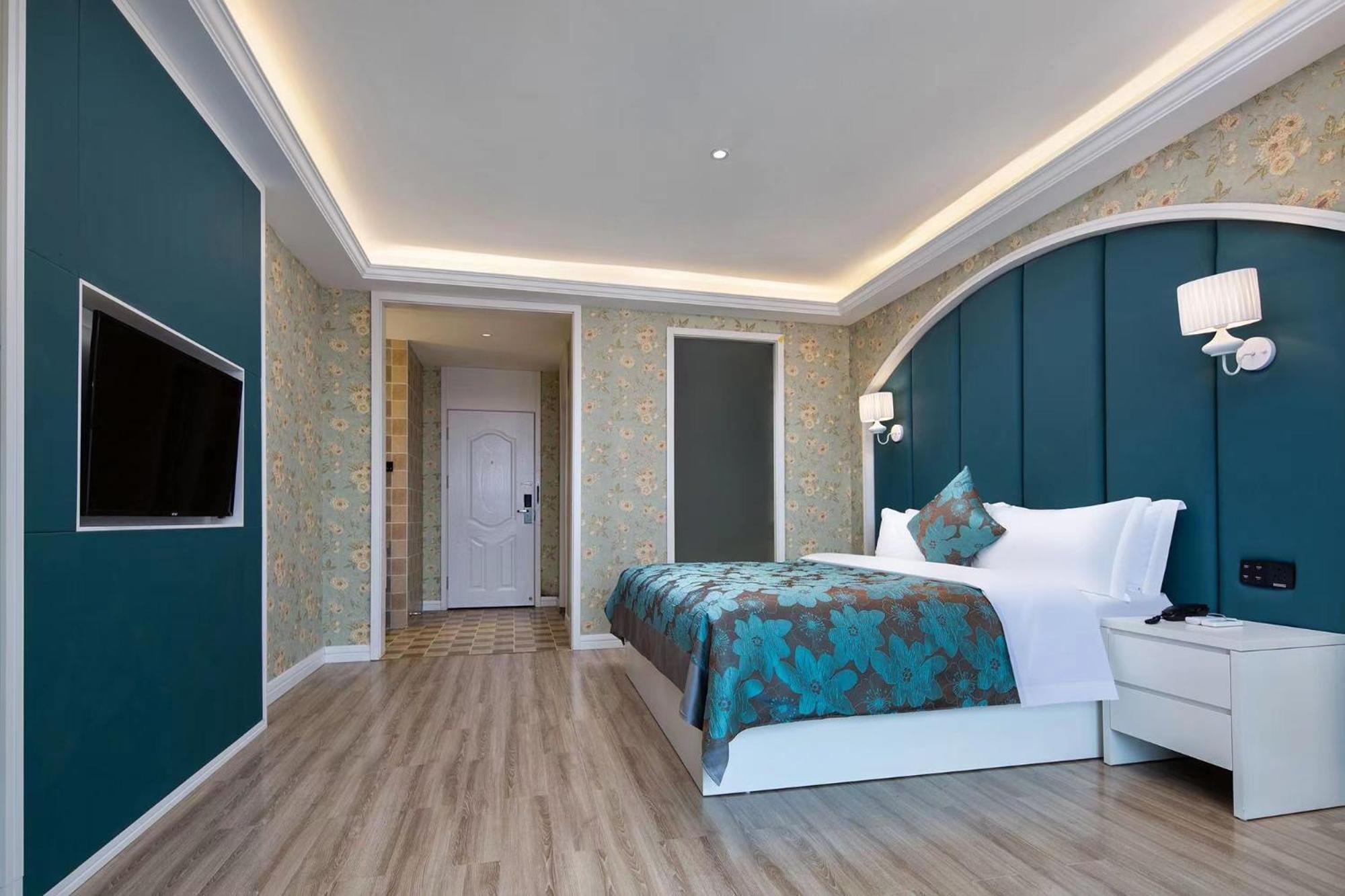 Double Room with Theme