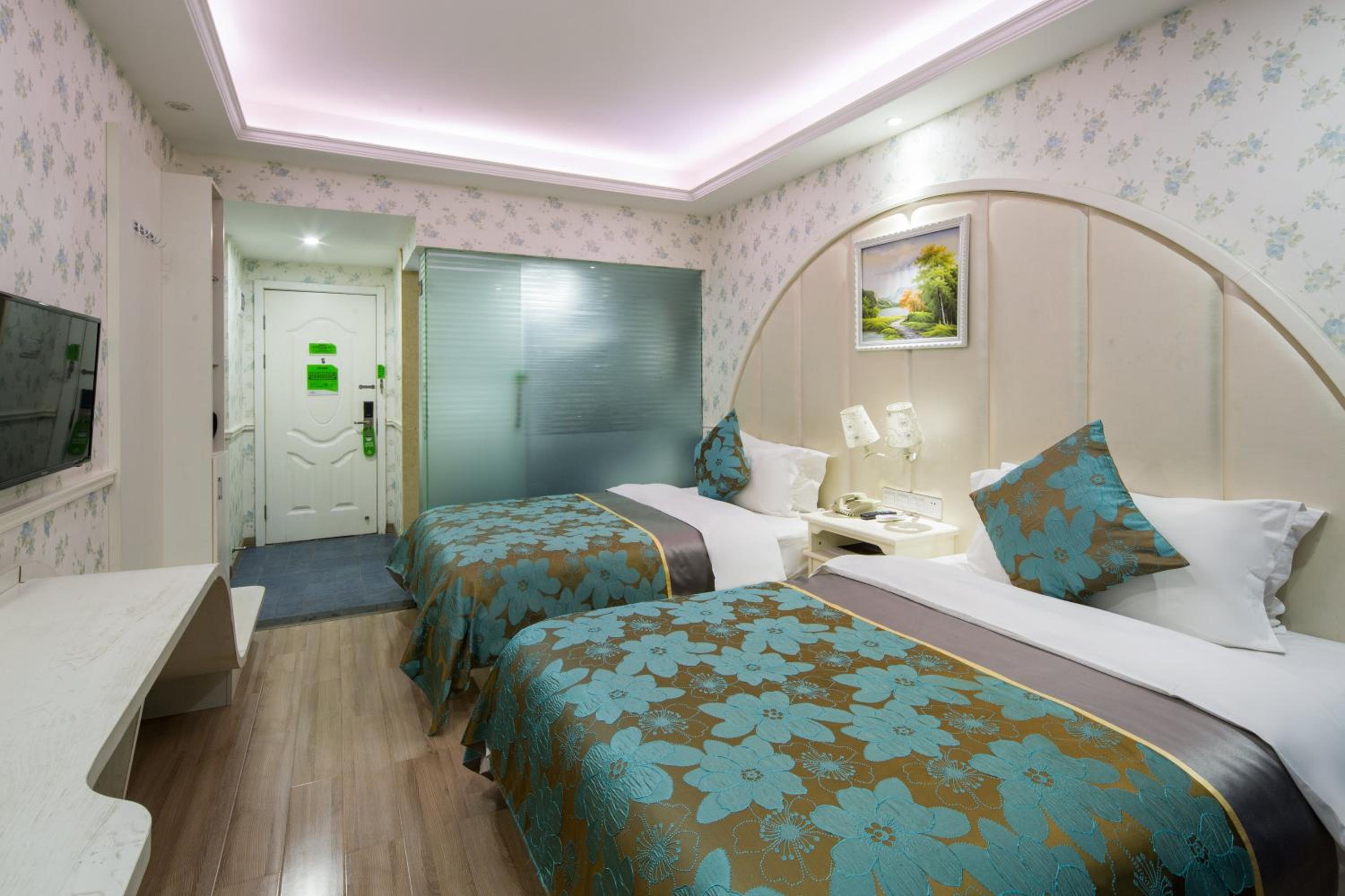 Twin Room with Theme photo 1