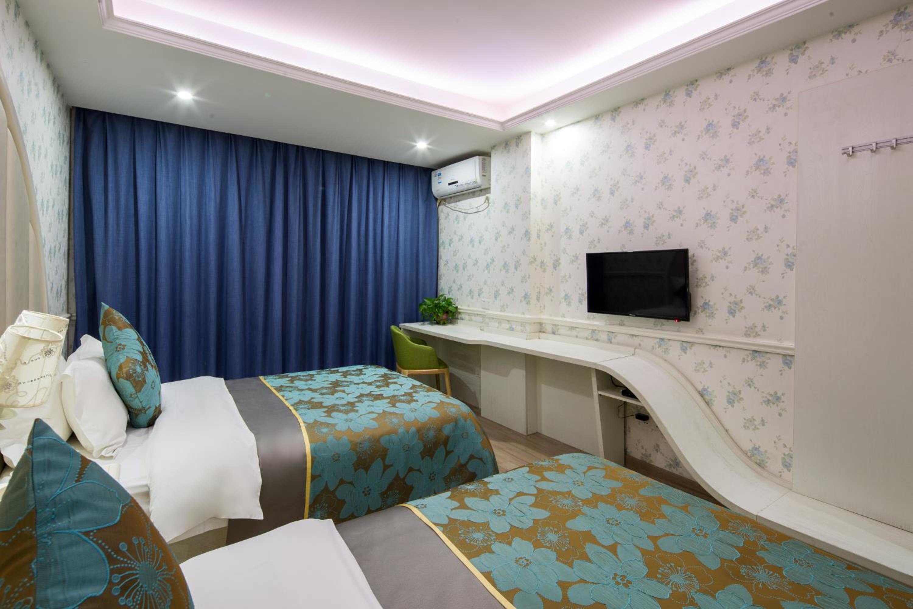 Twin Room with Theme photo 2