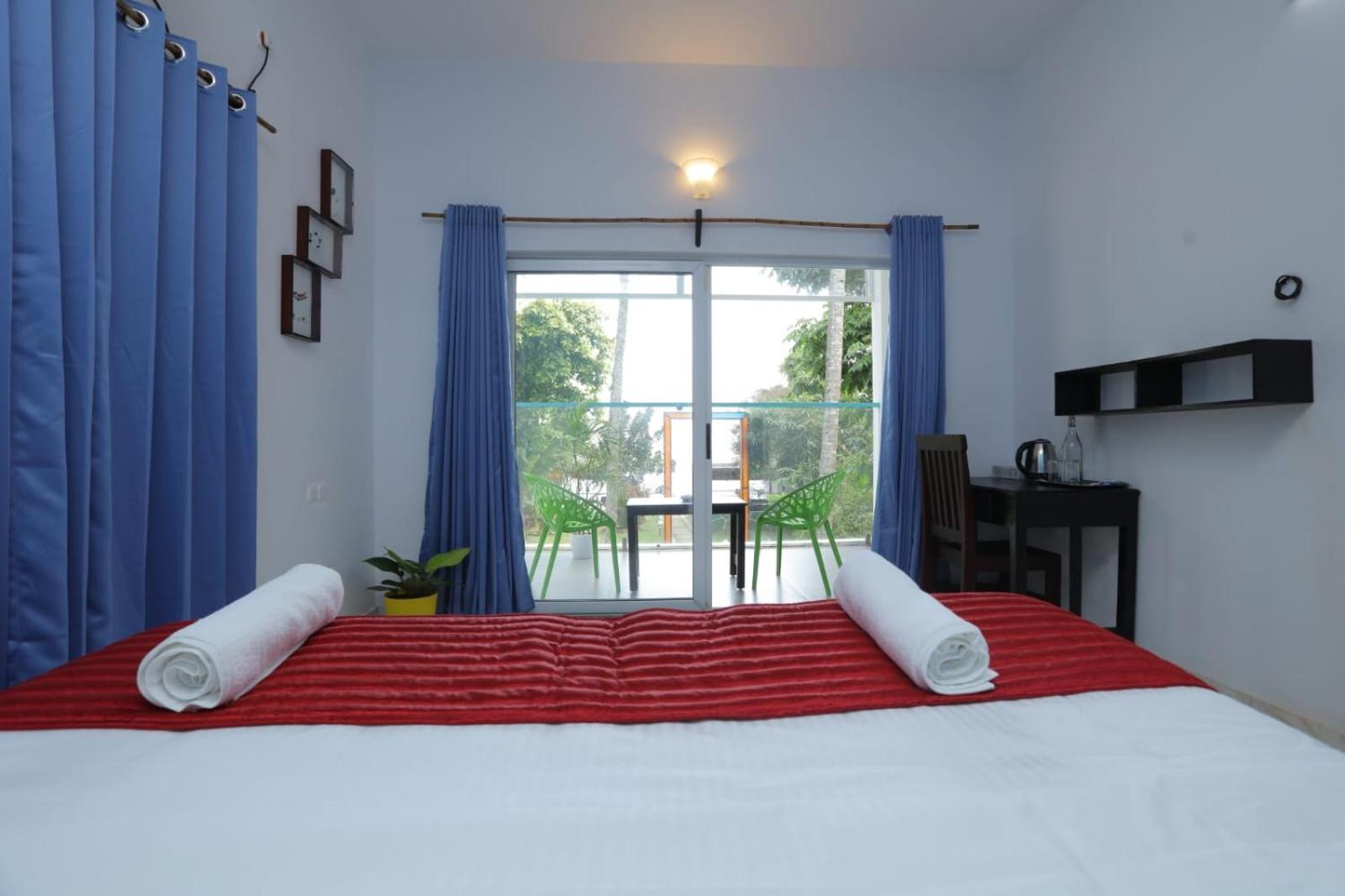 Deluxe Double Room with Sea View - Photo 7