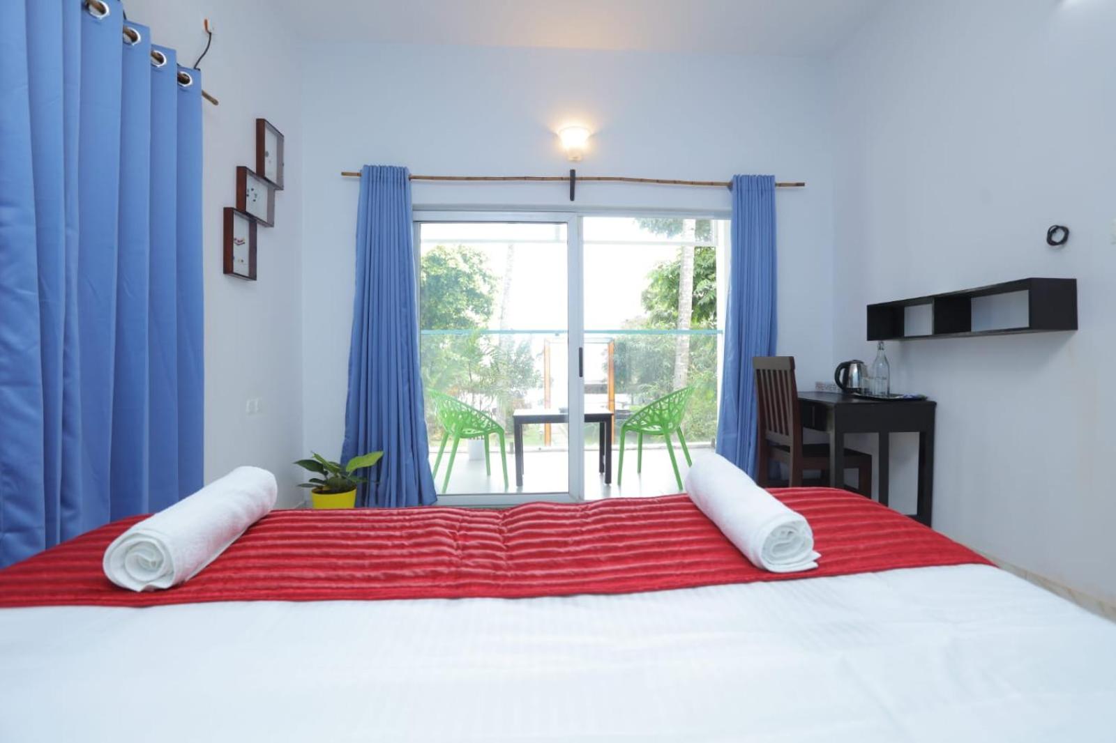 Deluxe Double Room with Sea View - Photo 6