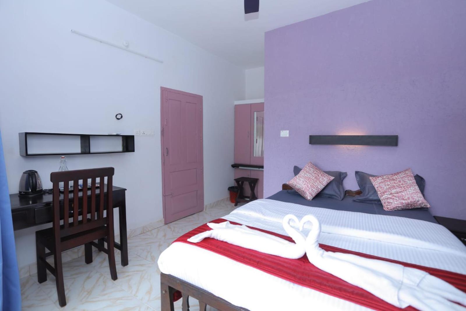 Deluxe Double Room with Sea View - Photo 4
