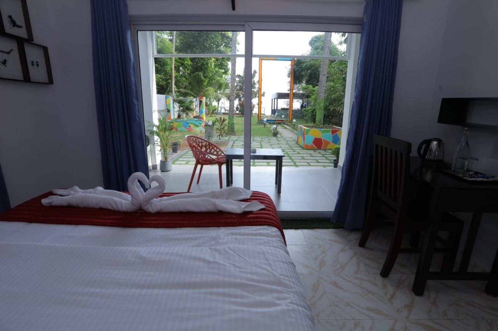 Deluxe Double Room with Sea View - Photo 21