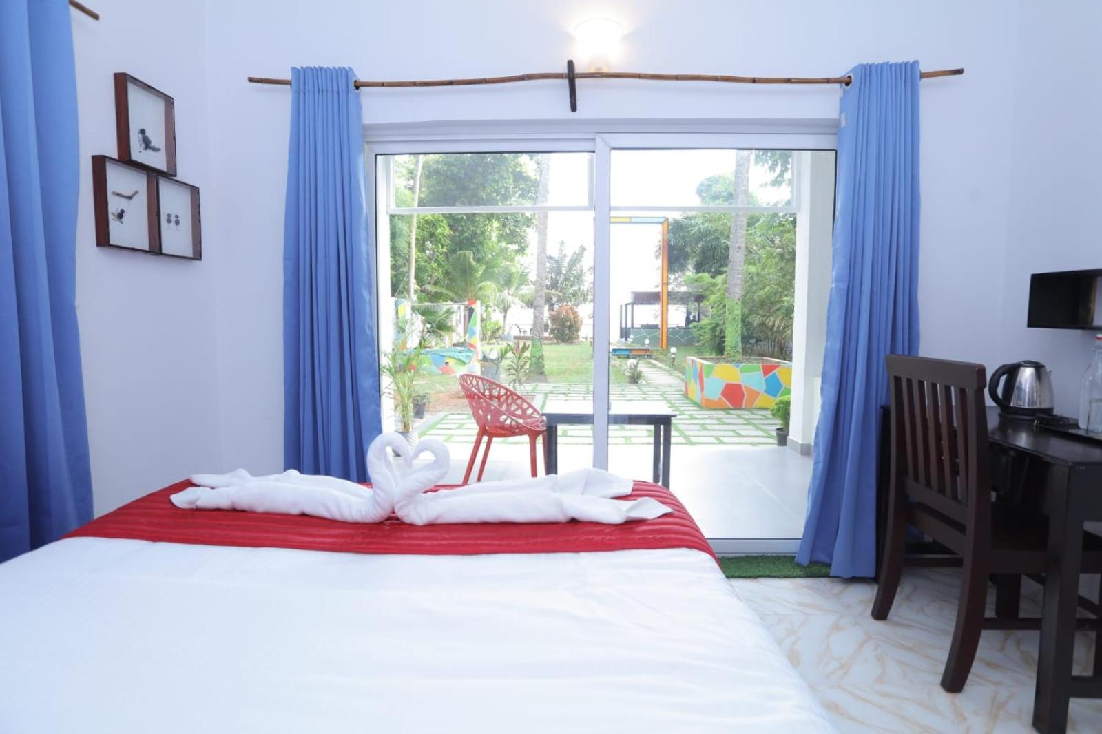 Deluxe Double Room with Sea View - Photo 9