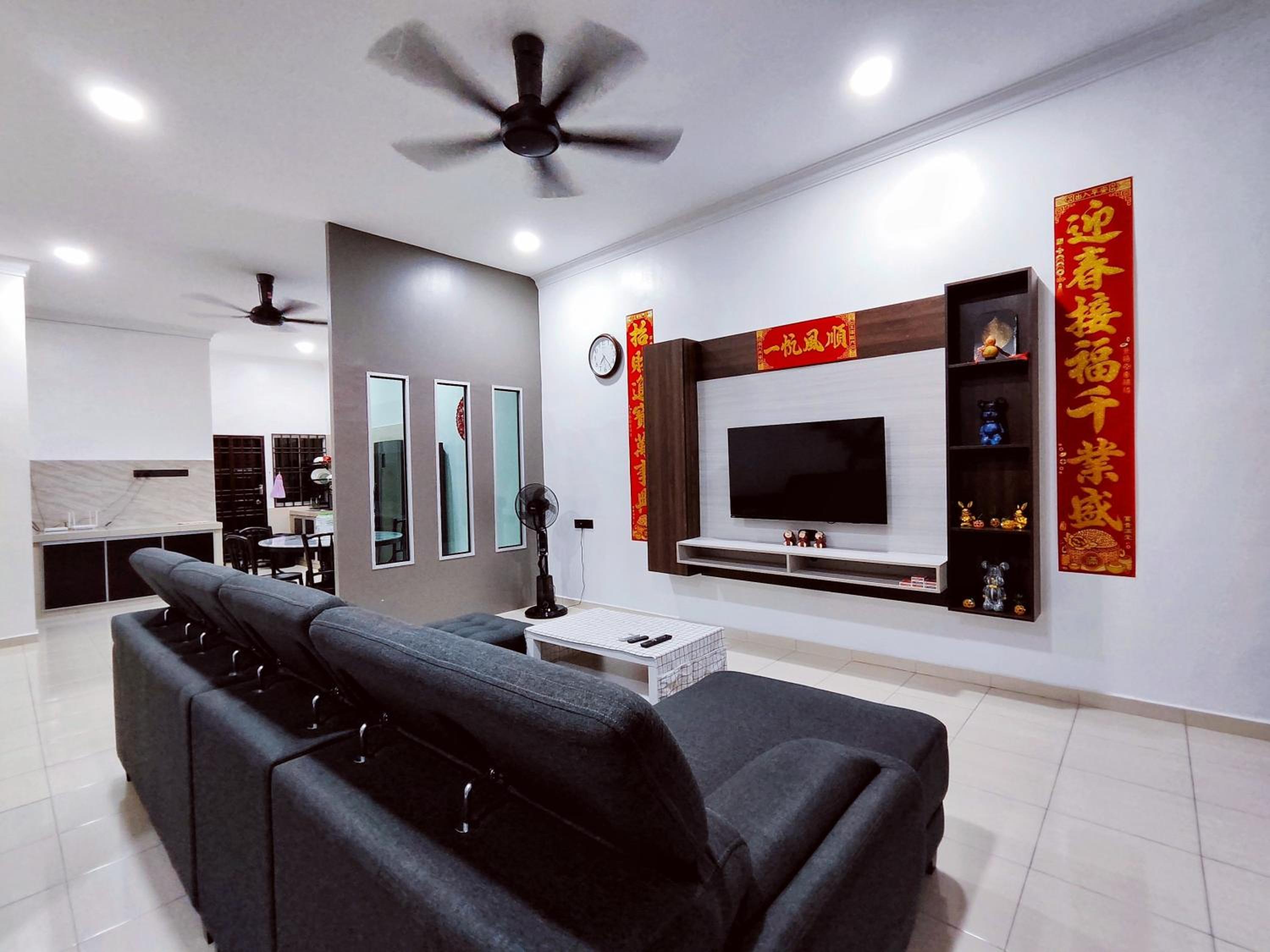 Three-Bedroom House photo 1
