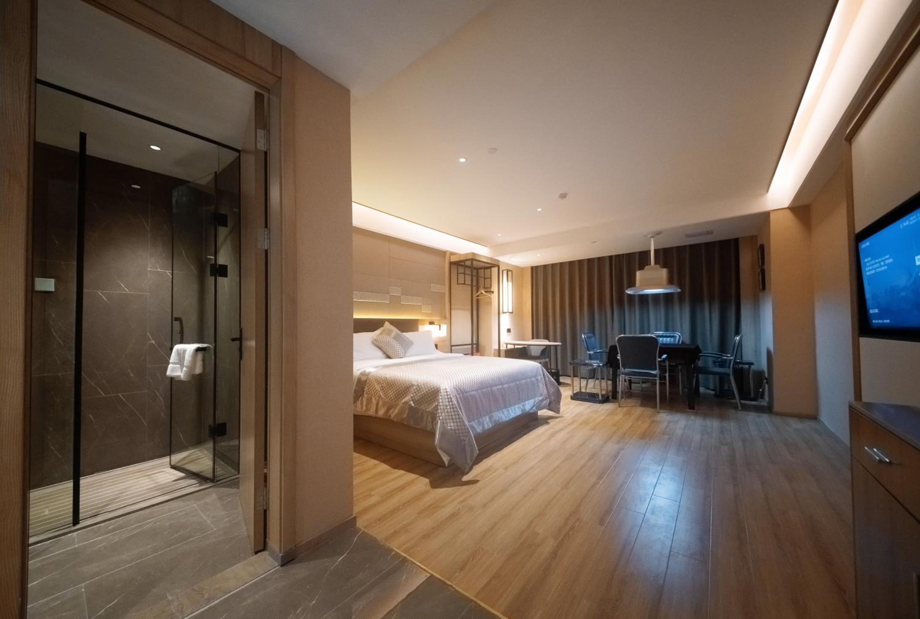 Deluxe Double Room with Entertainment