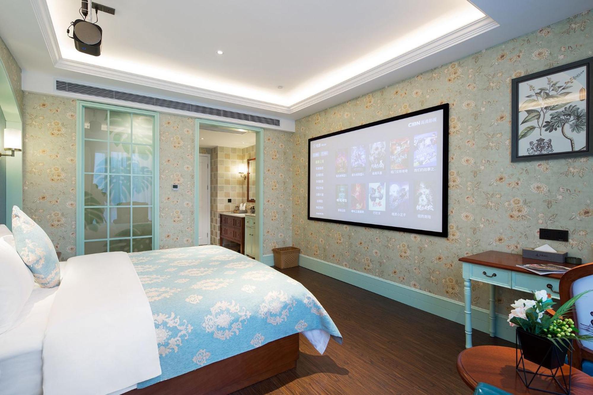 Deluxe Double Room with Cinema photo 2
