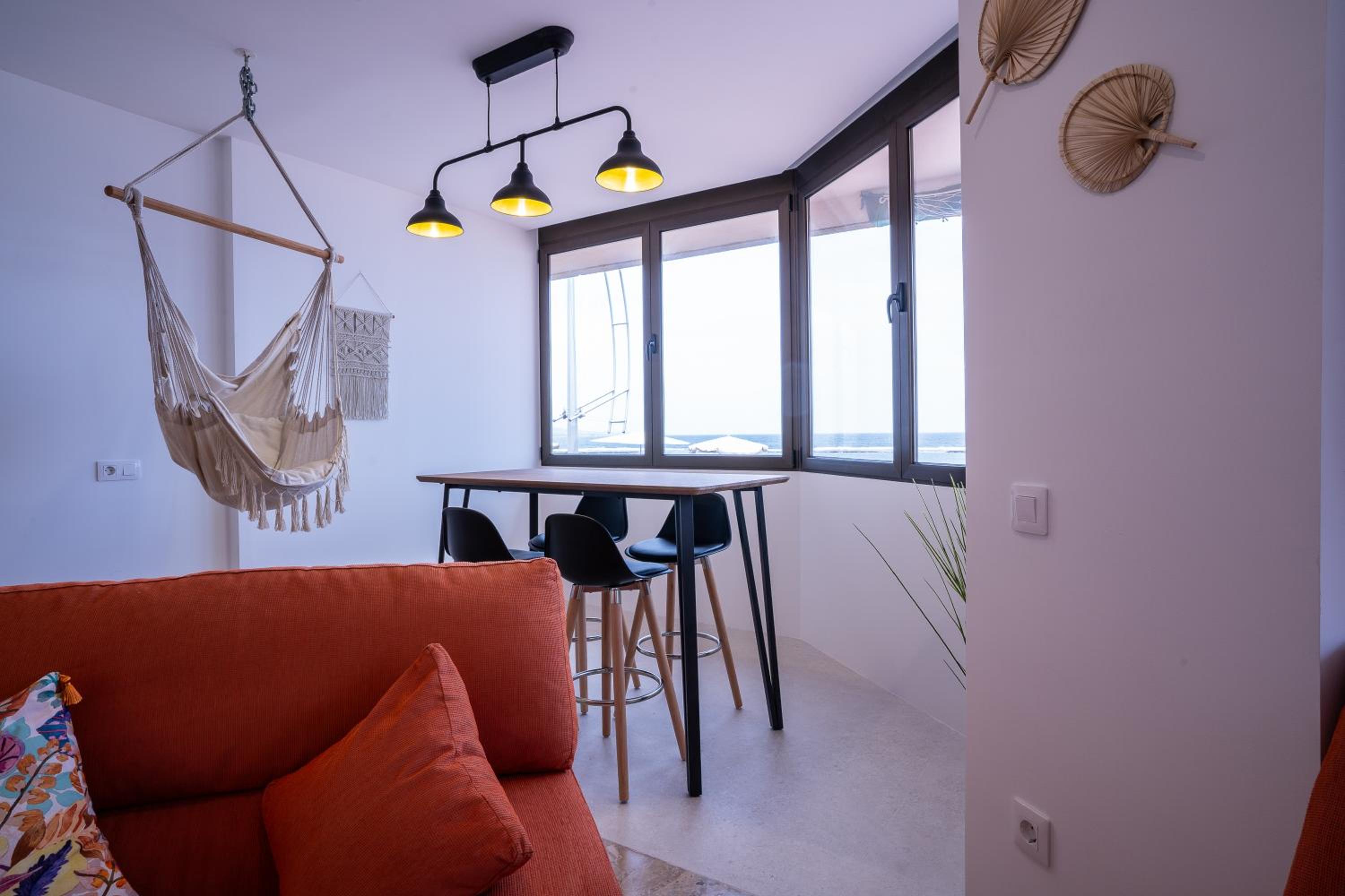 Apartamento de dos habitaciones con vista al mar