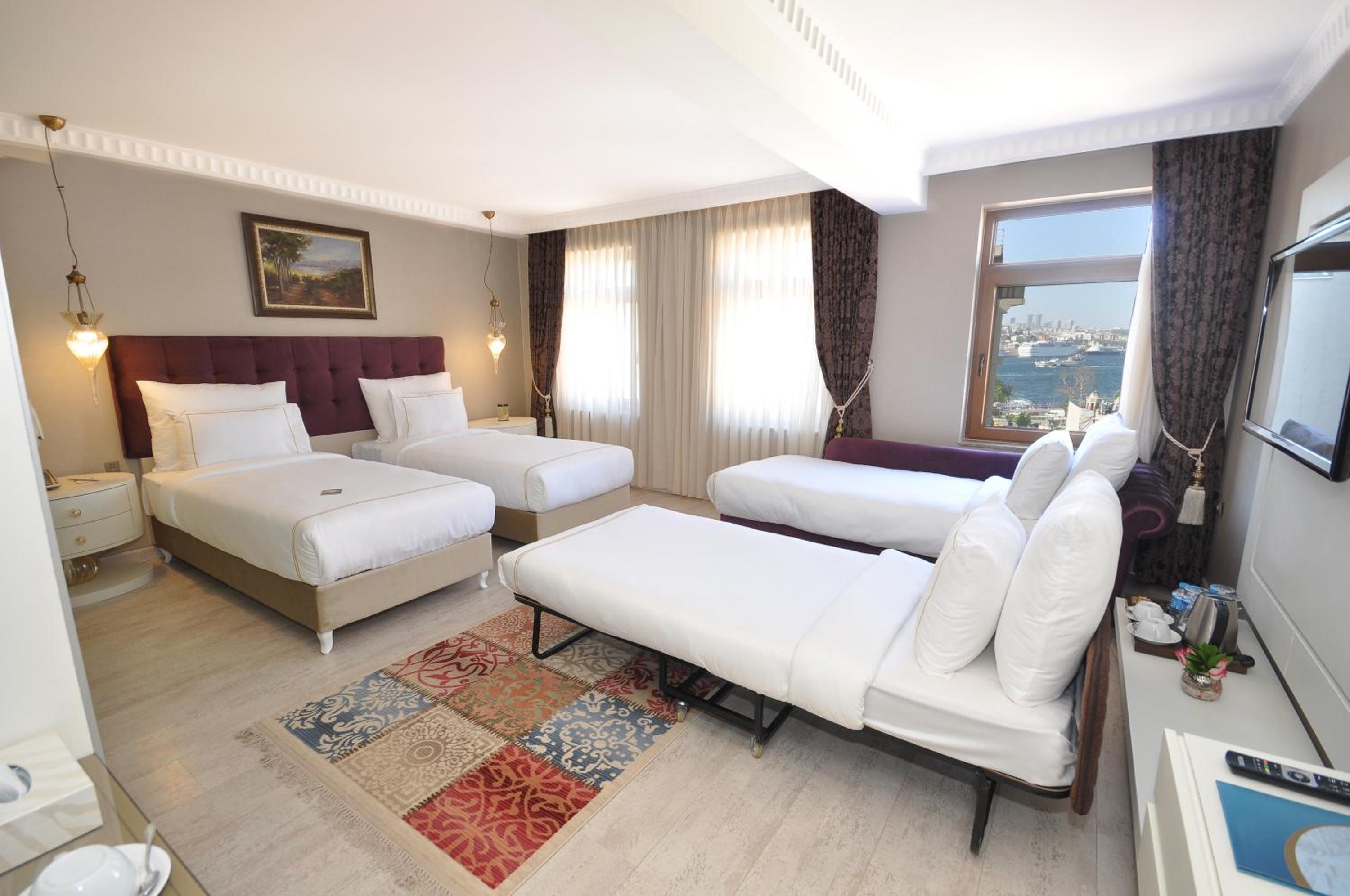 Junior Suite With Partial Sea View photo 2