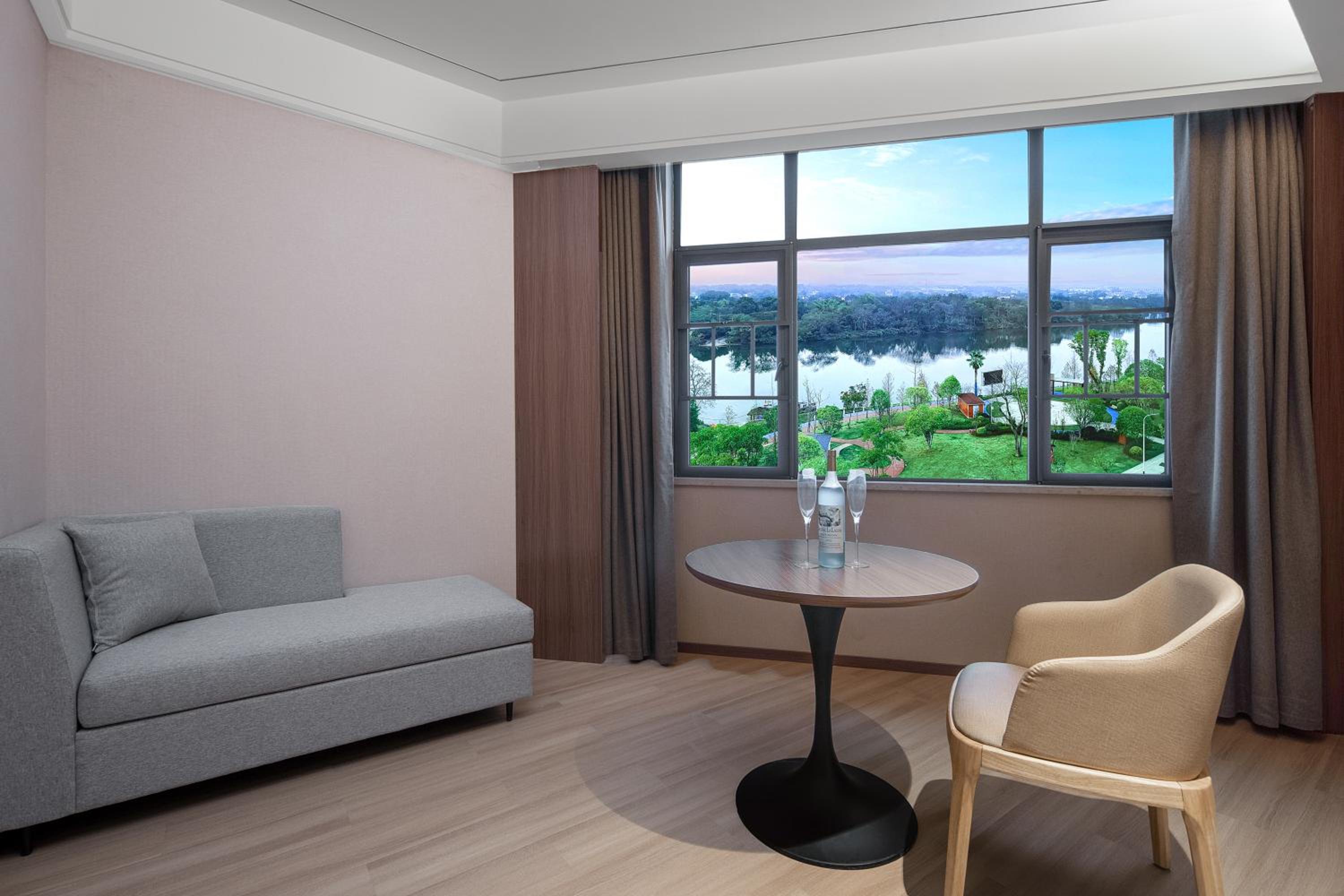 Deluxe Suite with River View photo 2