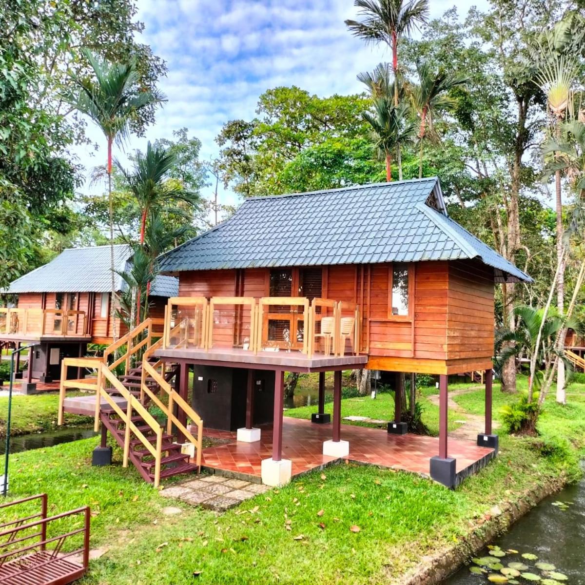 Deluxe Double Room with Lake View - Photo 1