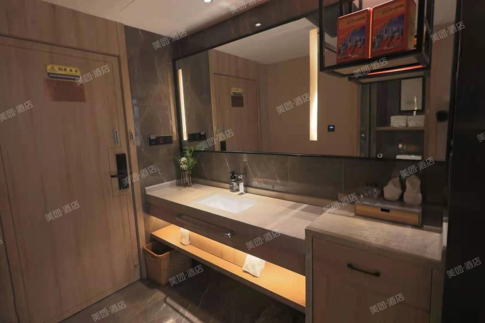 Deluxe Double Room  photo 2