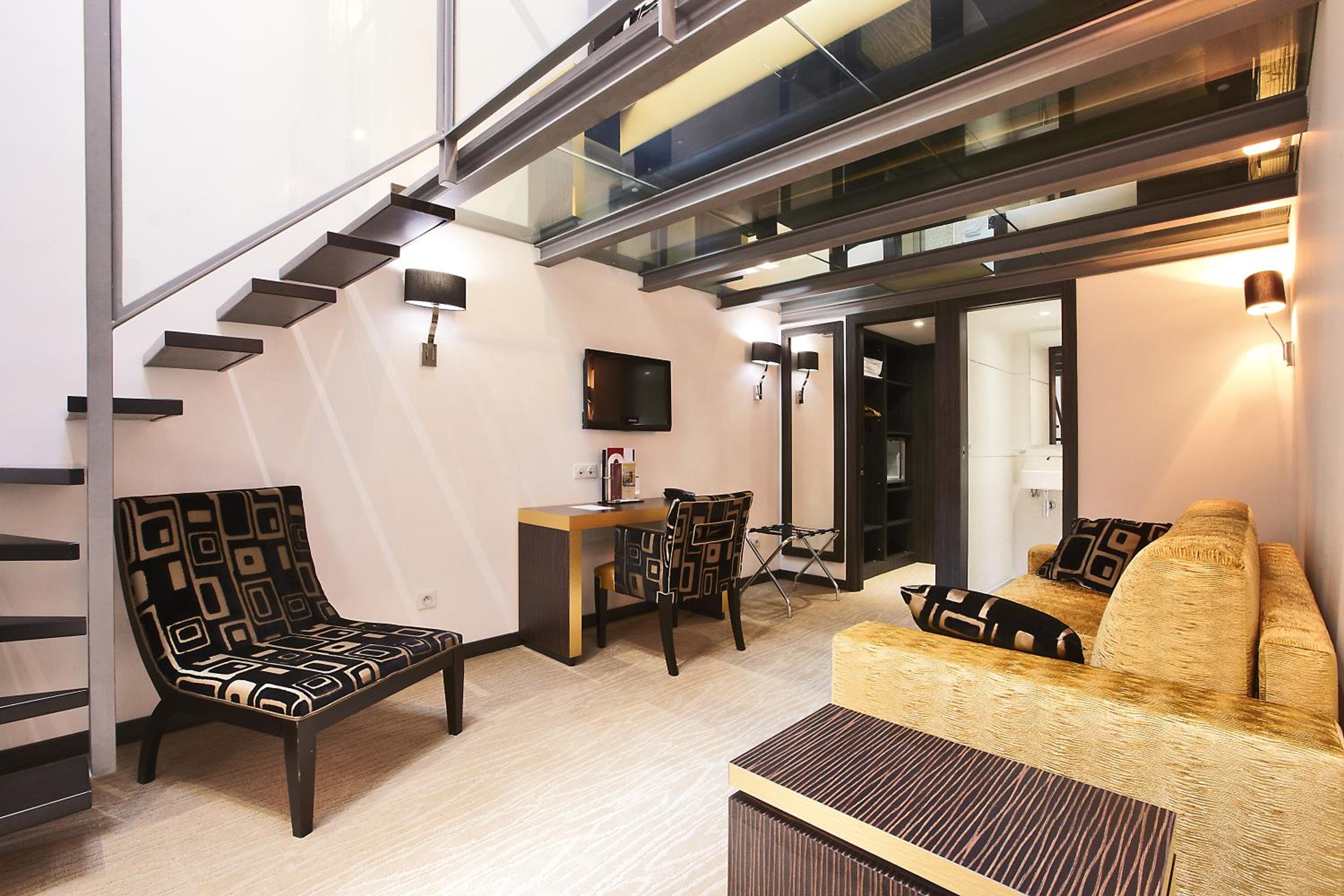 Duplex Suite - Photo 11