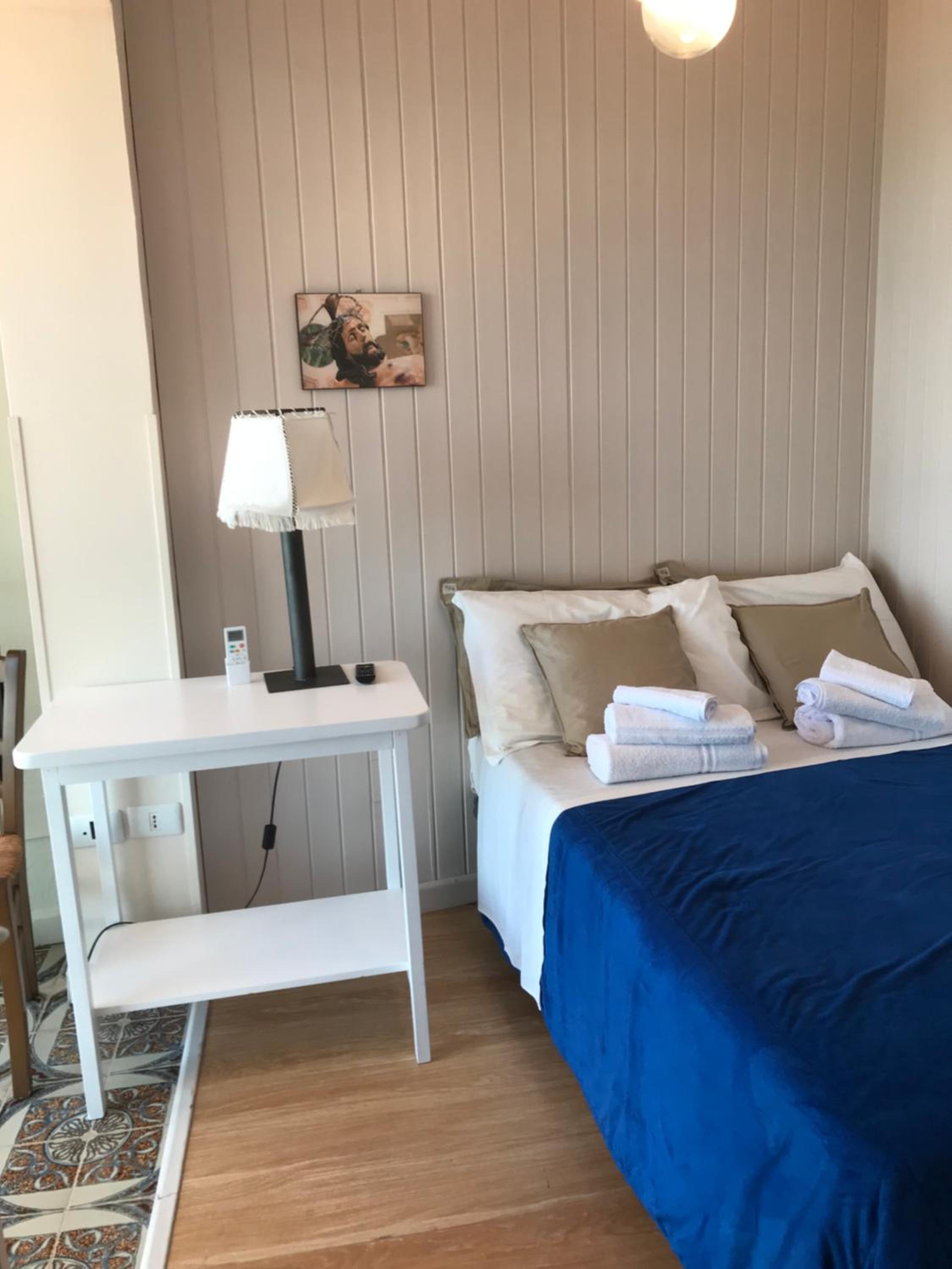 Double Room with Balcony - Photo 7
