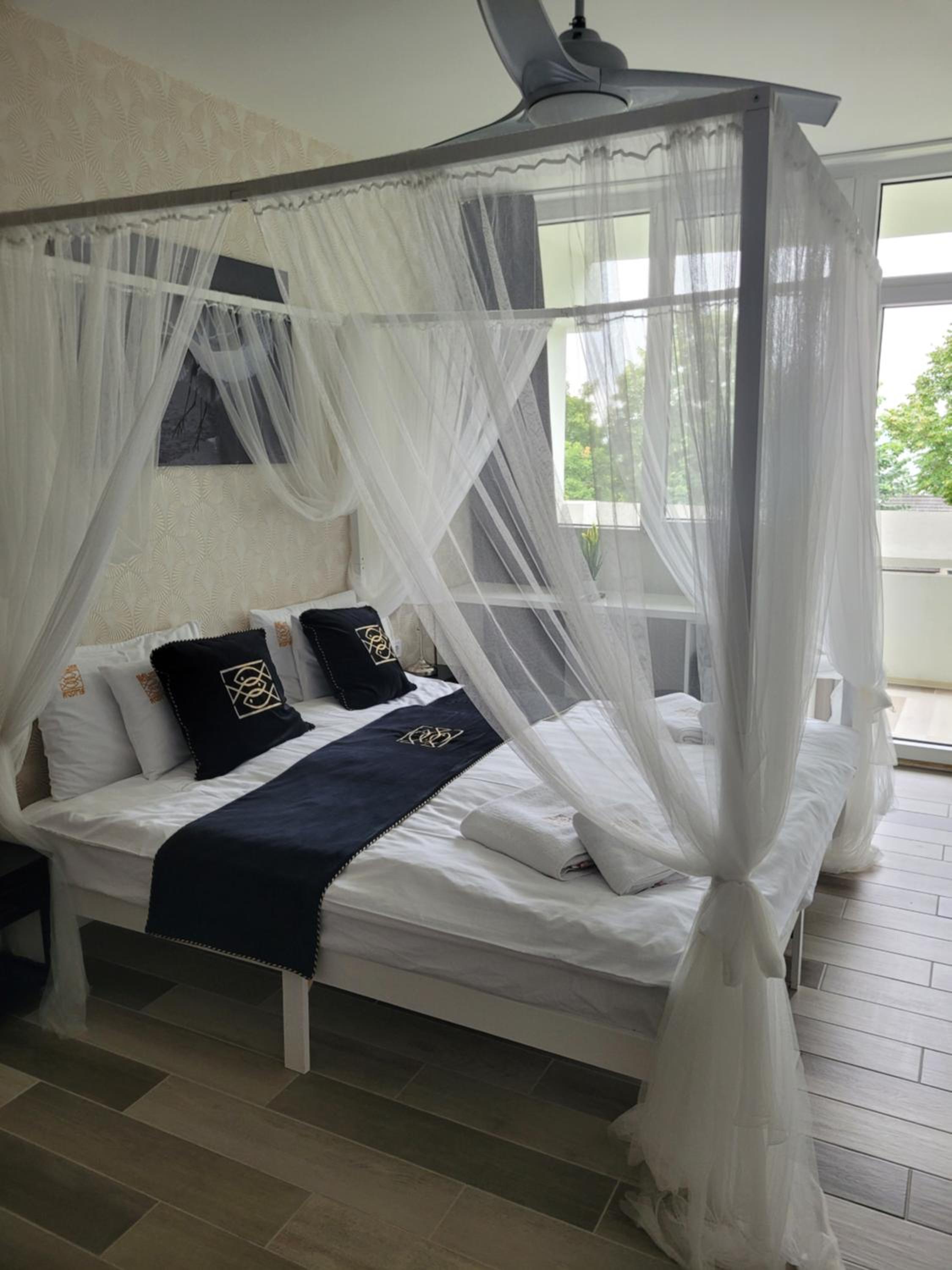 Deluxe Double Room with Balcony photo 1