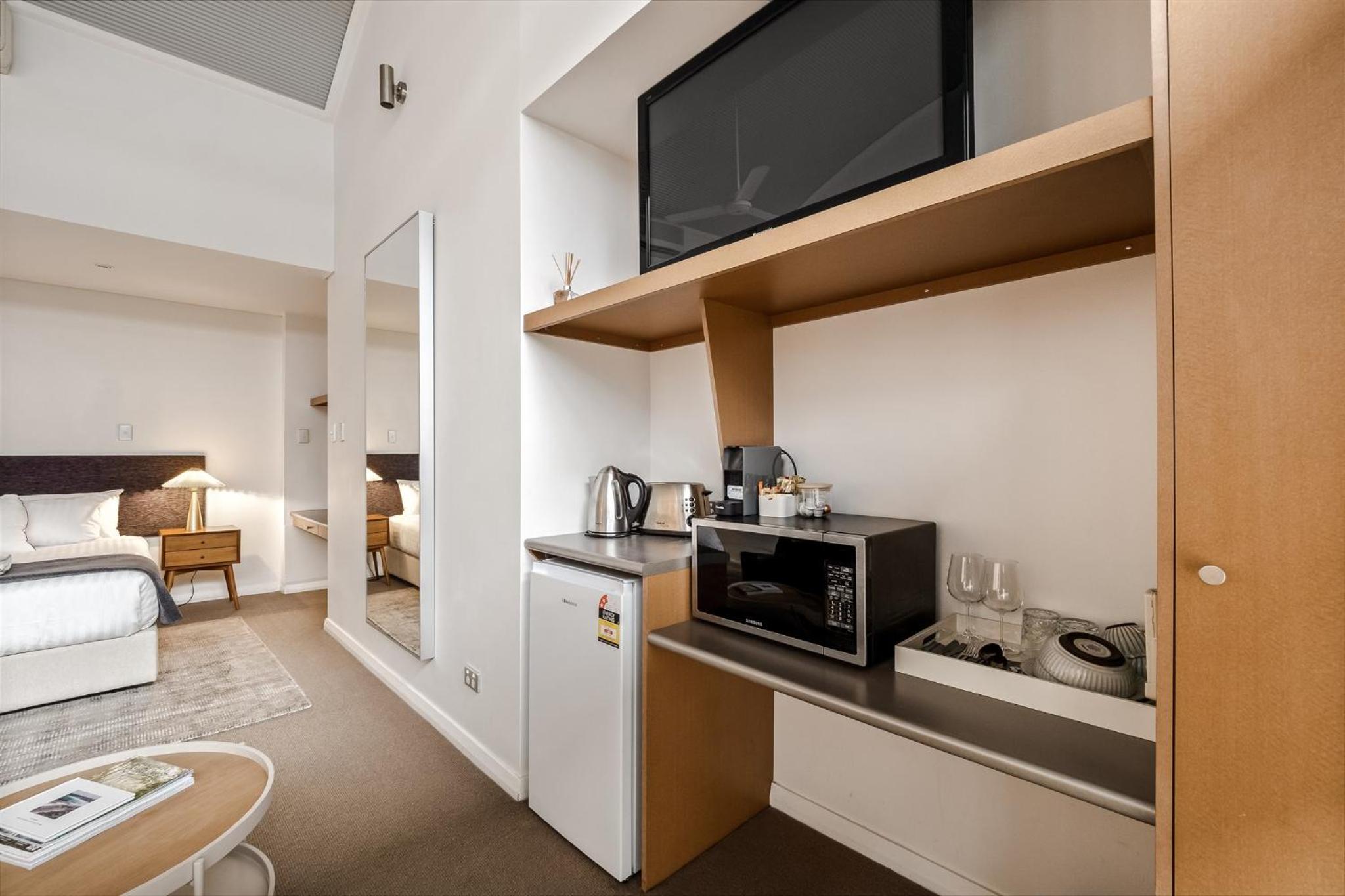 Studio Apartment photo 3