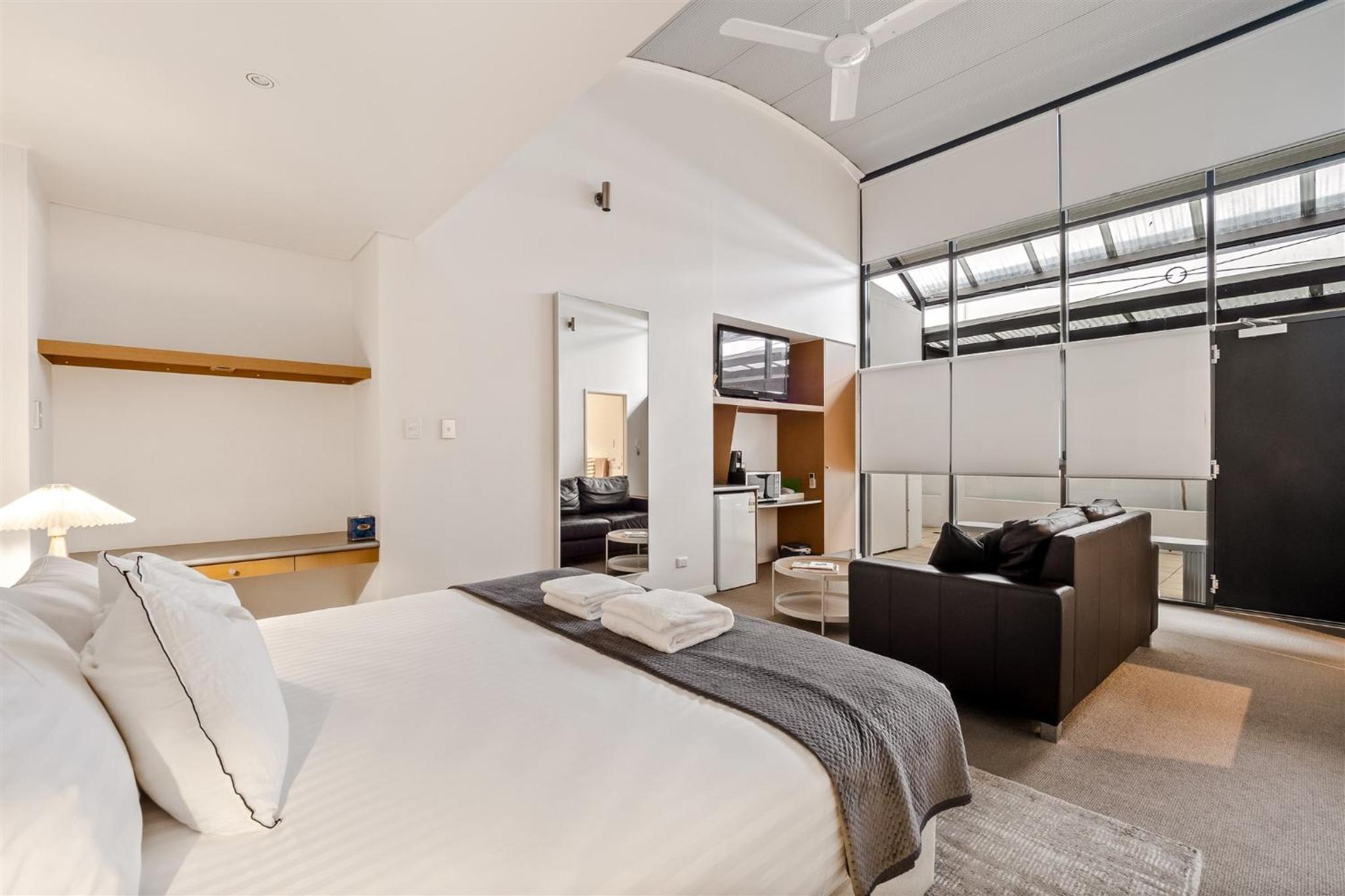 Studio Apartment photo 1