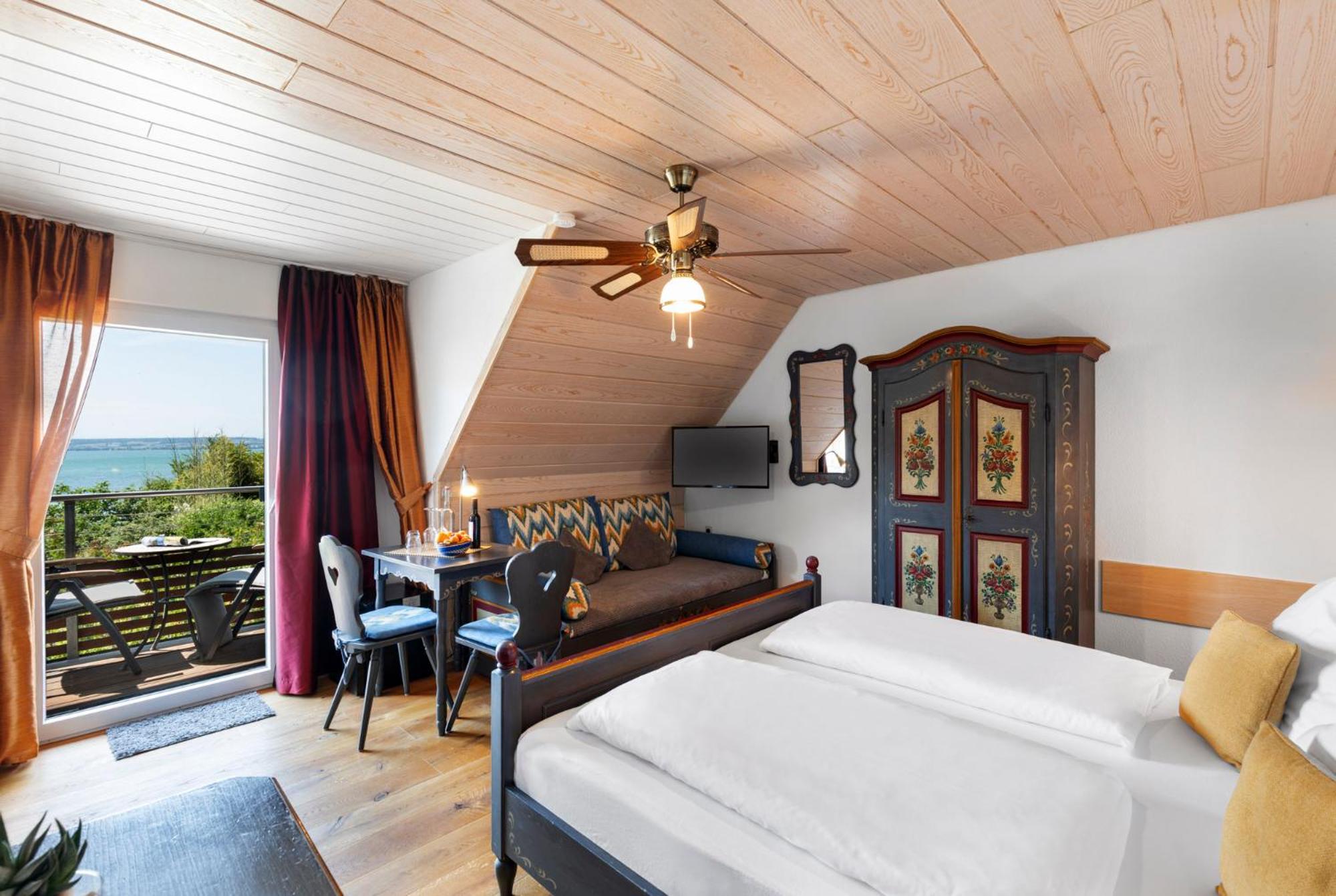 Double Room with Balcony and Lake View