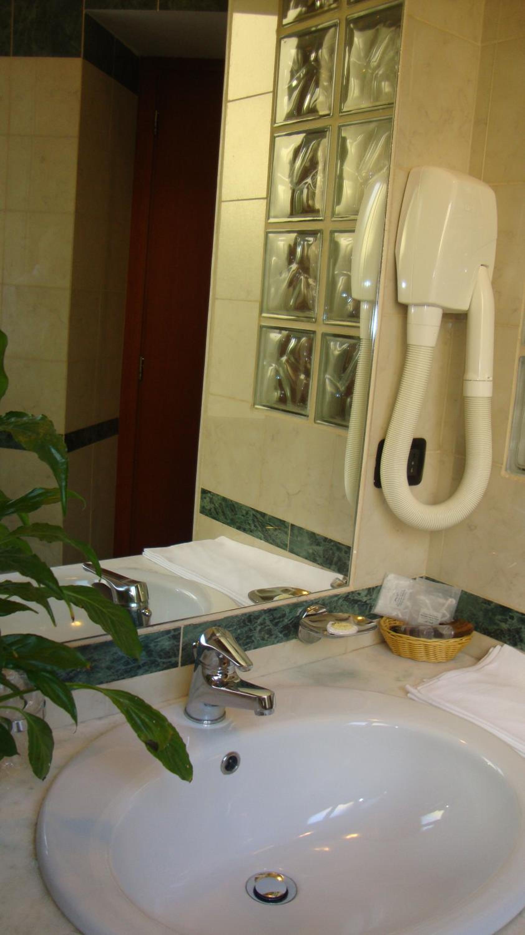 Triple Room - Photo 7