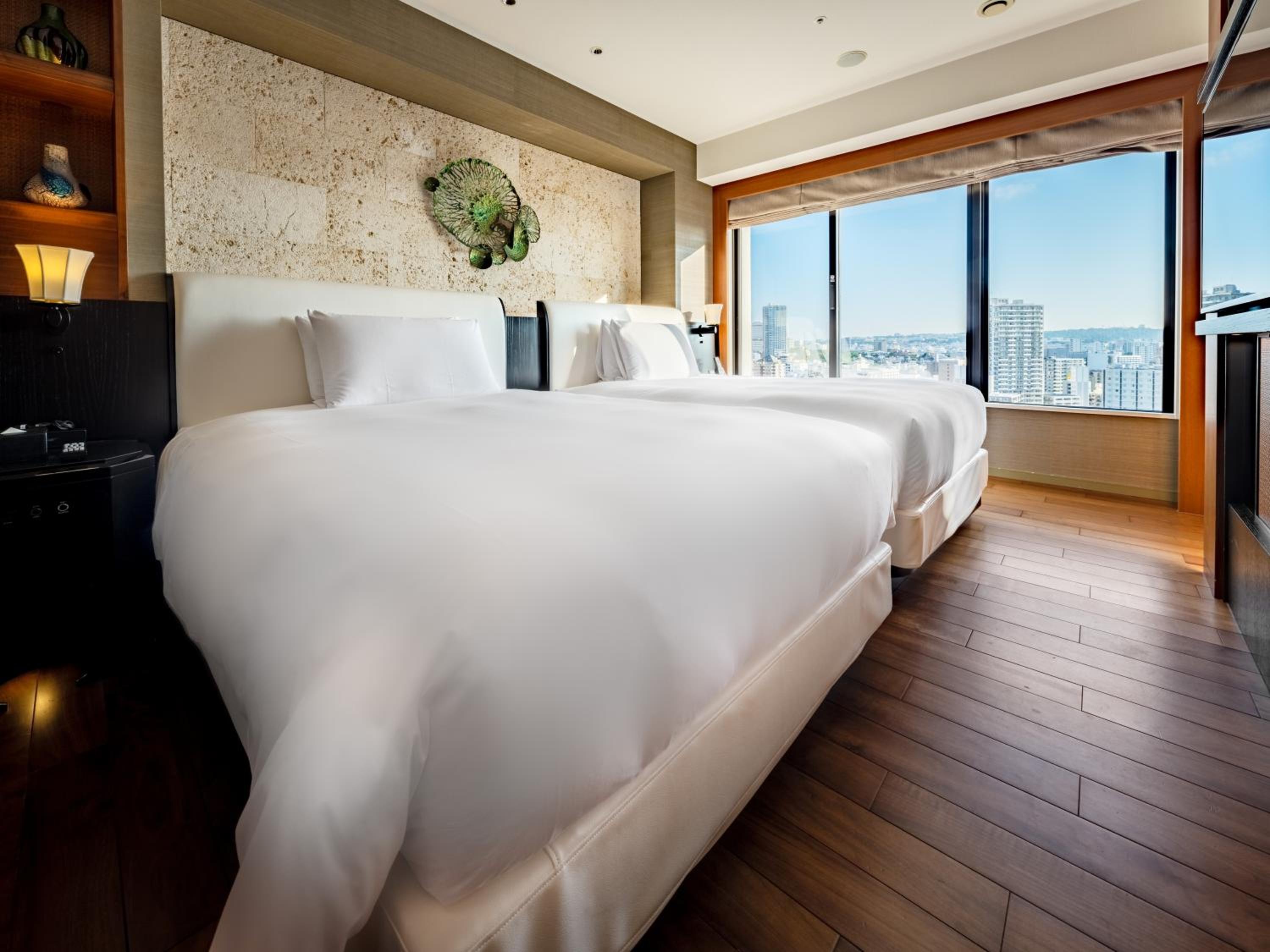 Suite Twin Room with Lounge Access