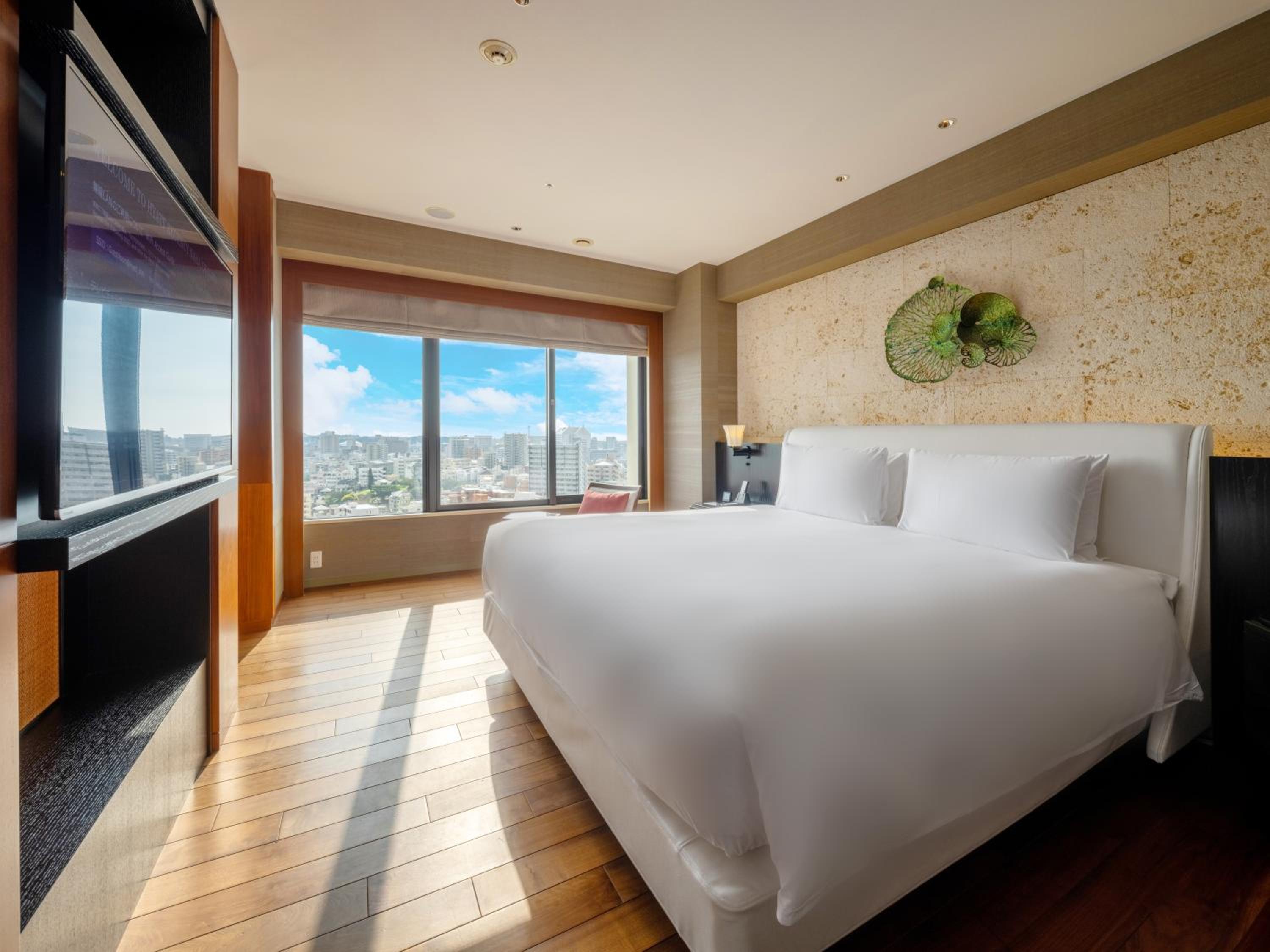 Suite King Room with Lounge  Access
