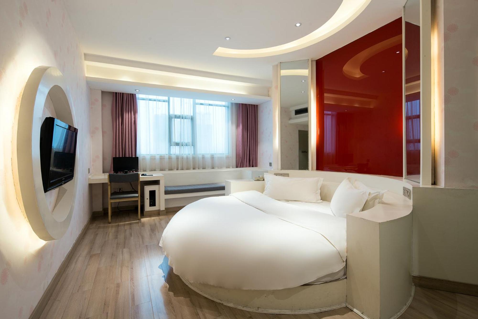 Double Room With Theme