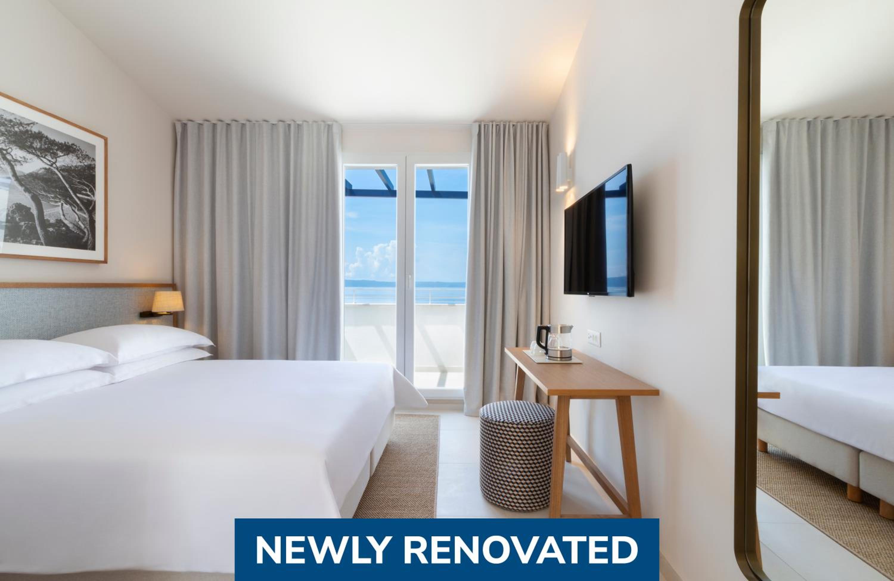 Standard Double Room with Balcony and Side Sea View  - Photo 1