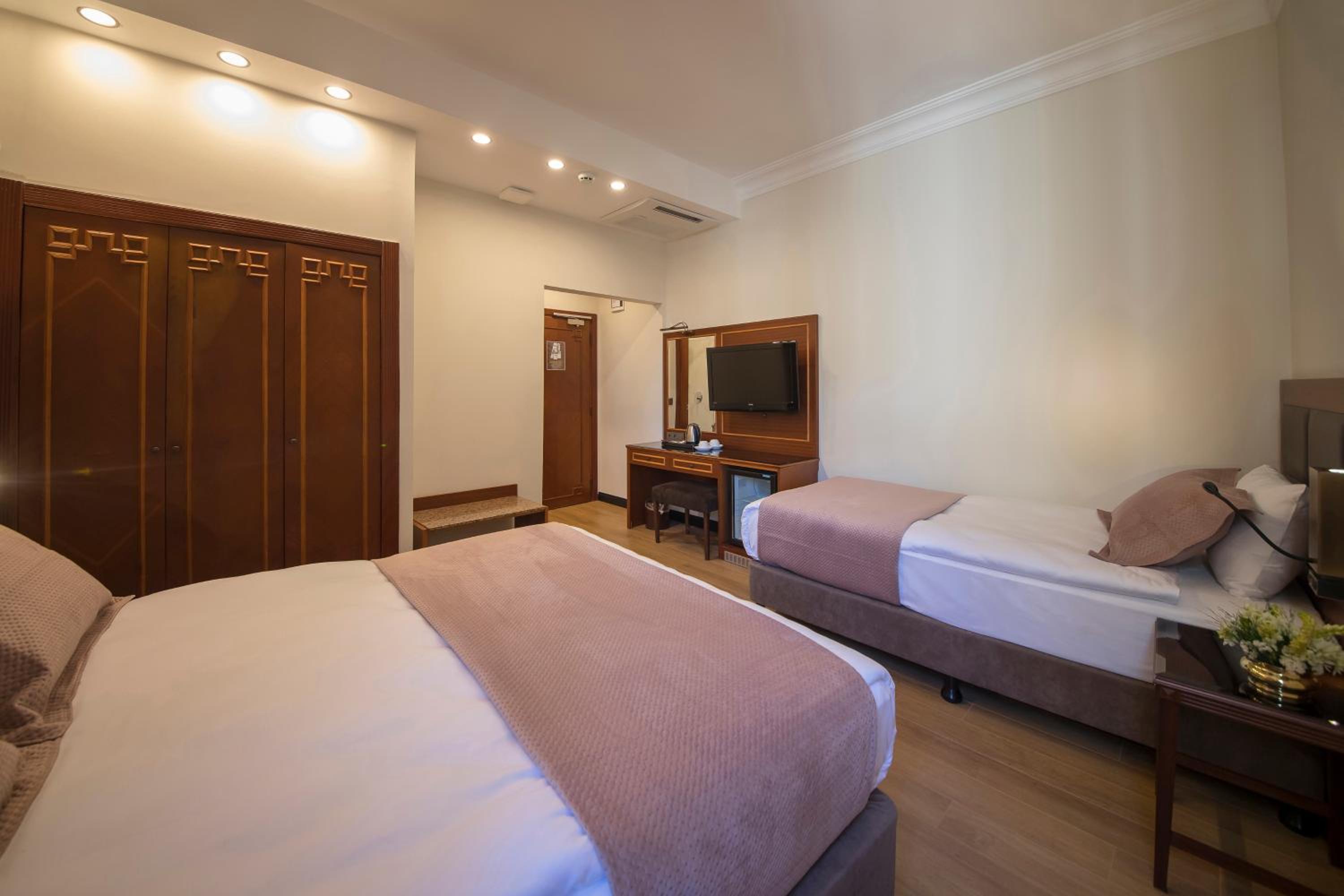 Triple Room photo 2