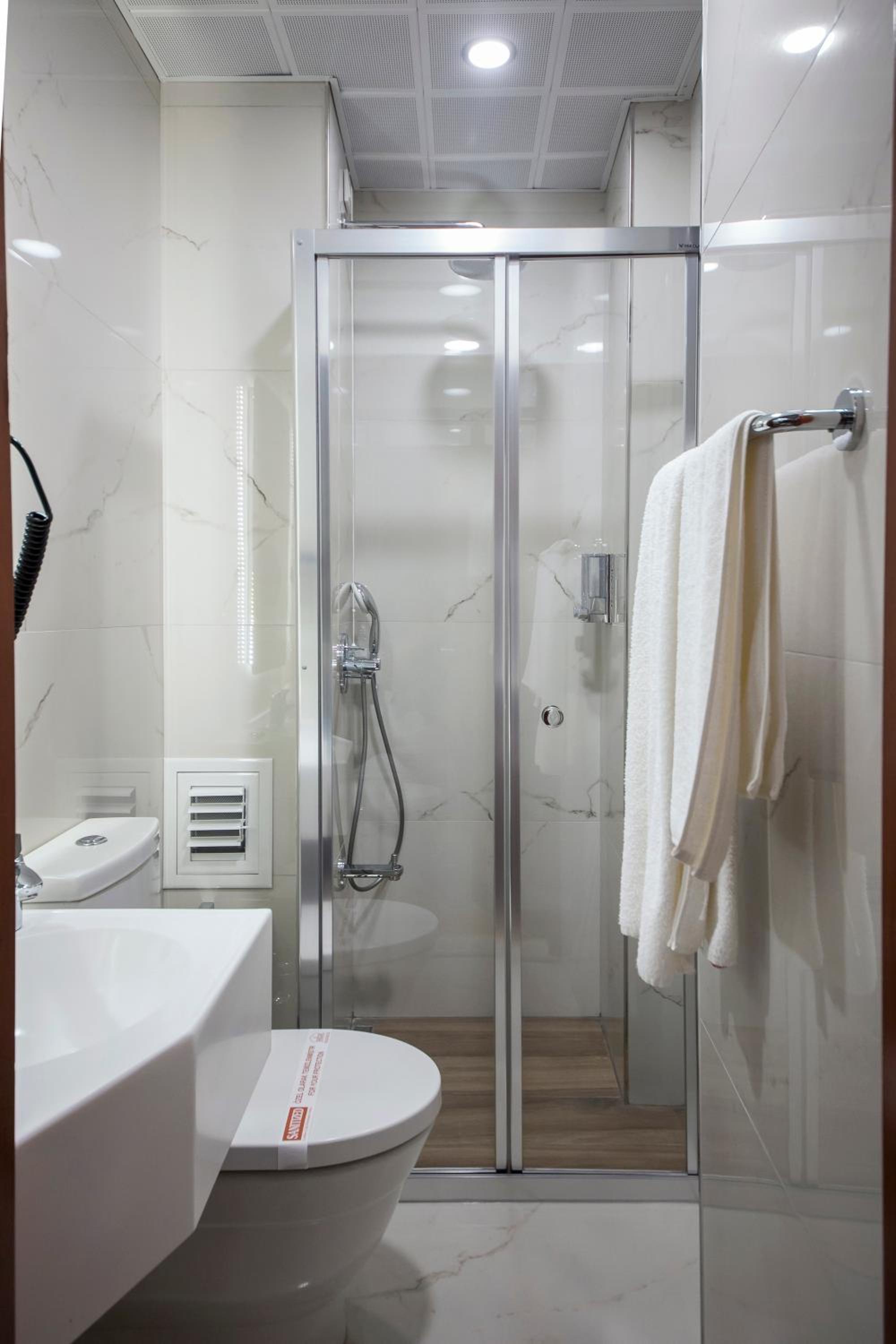Small Single Room photo 3