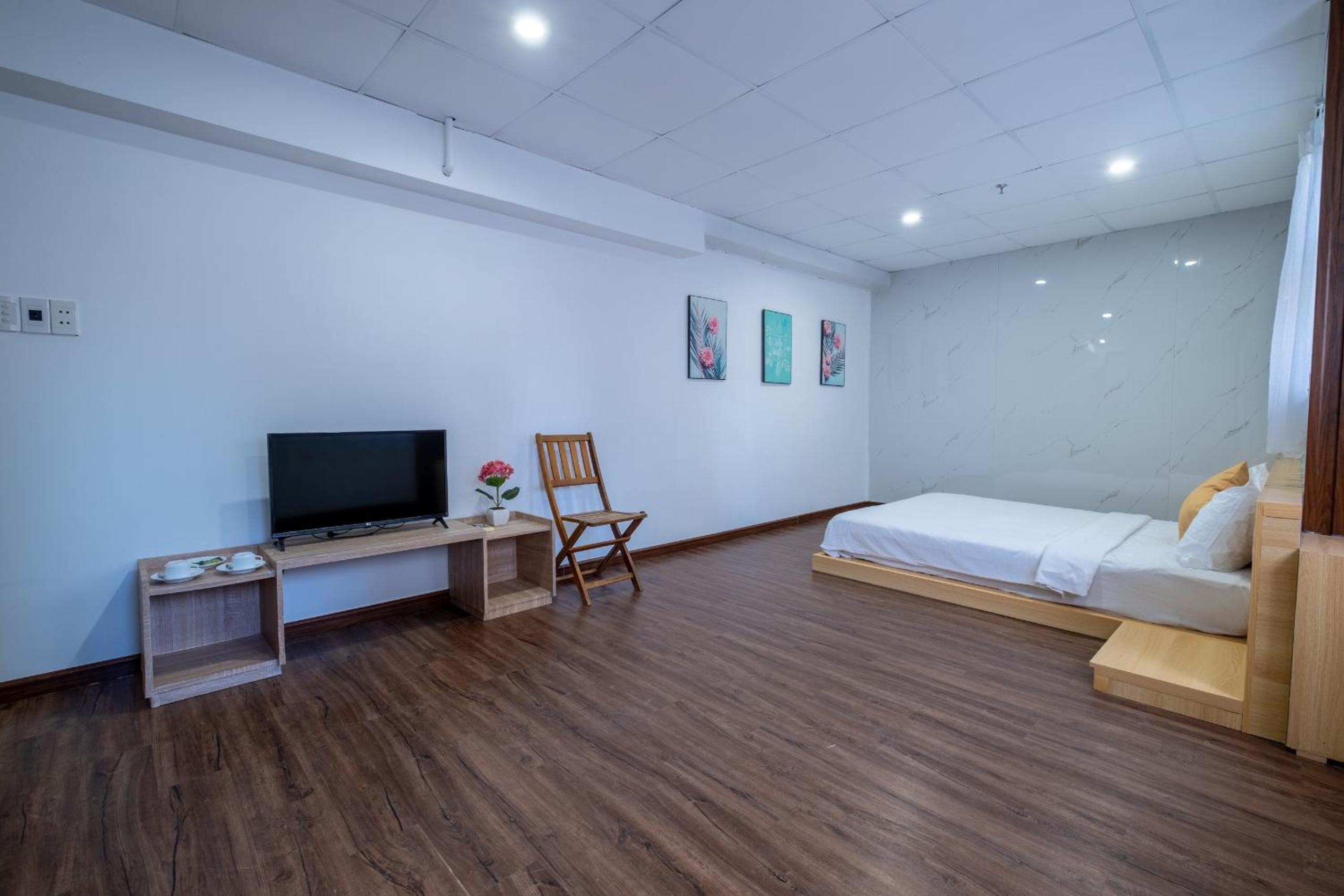 One-Bedroom Apartment - Photo 34