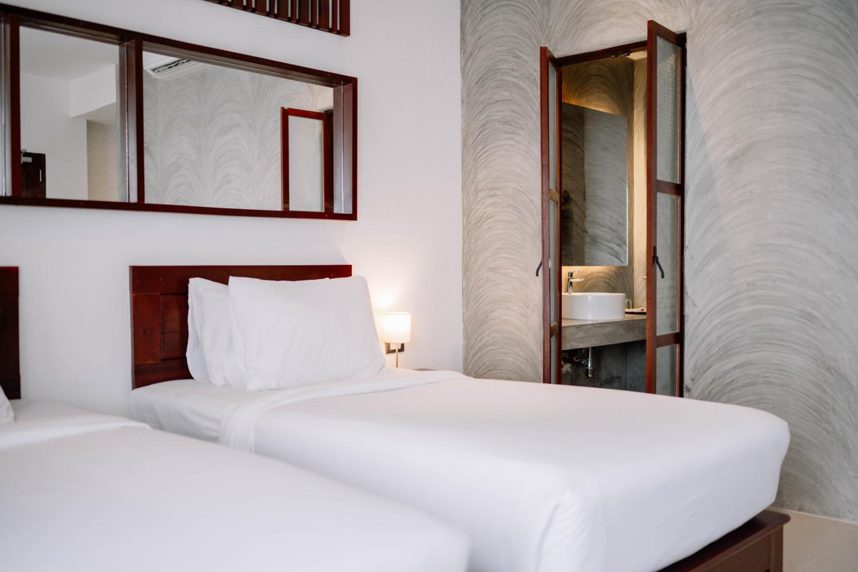 S-2 Twin Room photo 2