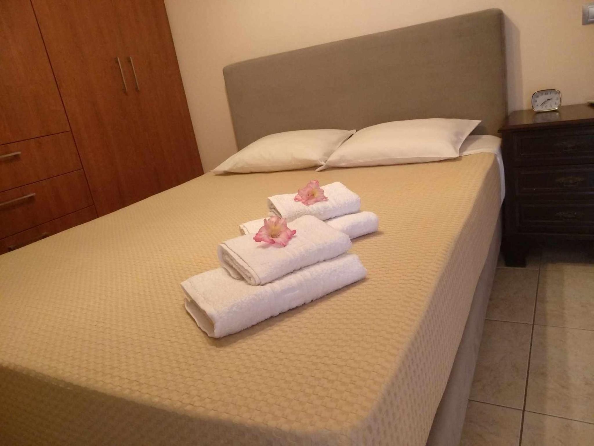Deluxe Double Room with Balcony photo 3