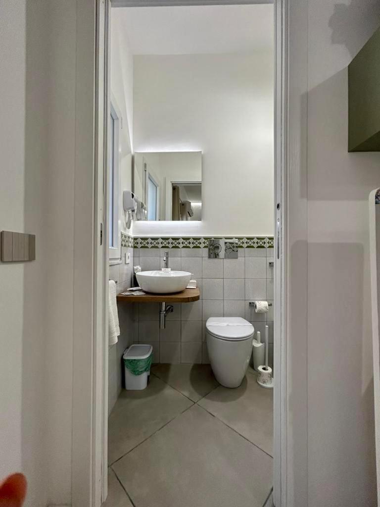 Deluxe Double Room With Balcony photo 3