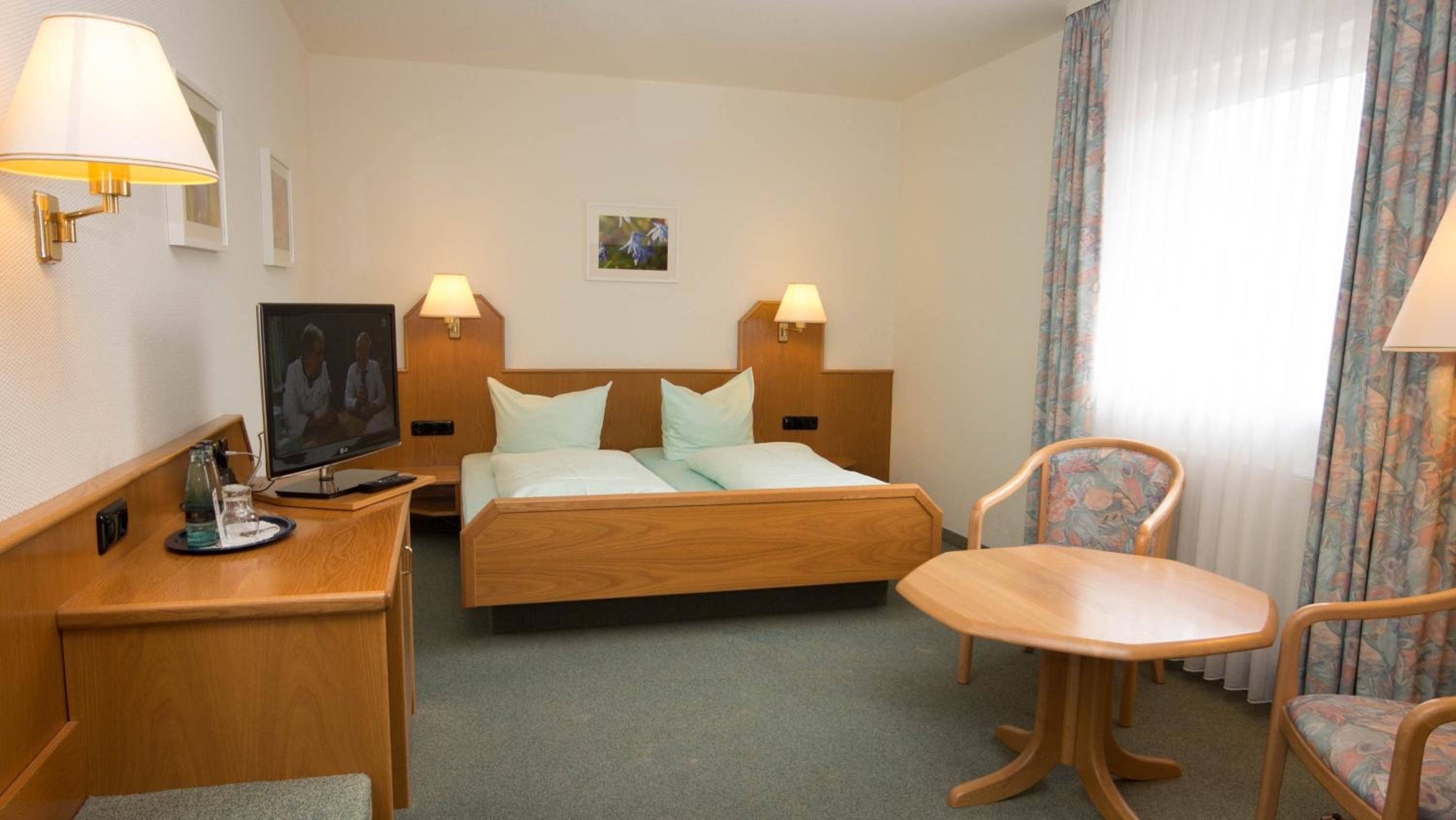 Standard Double Room - Photo 2