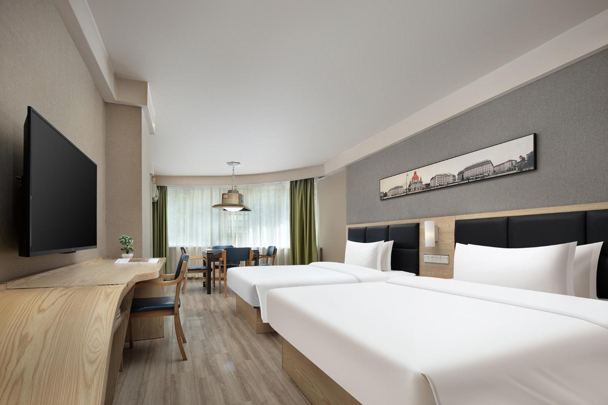 Deluxe Double Room with Entertainment