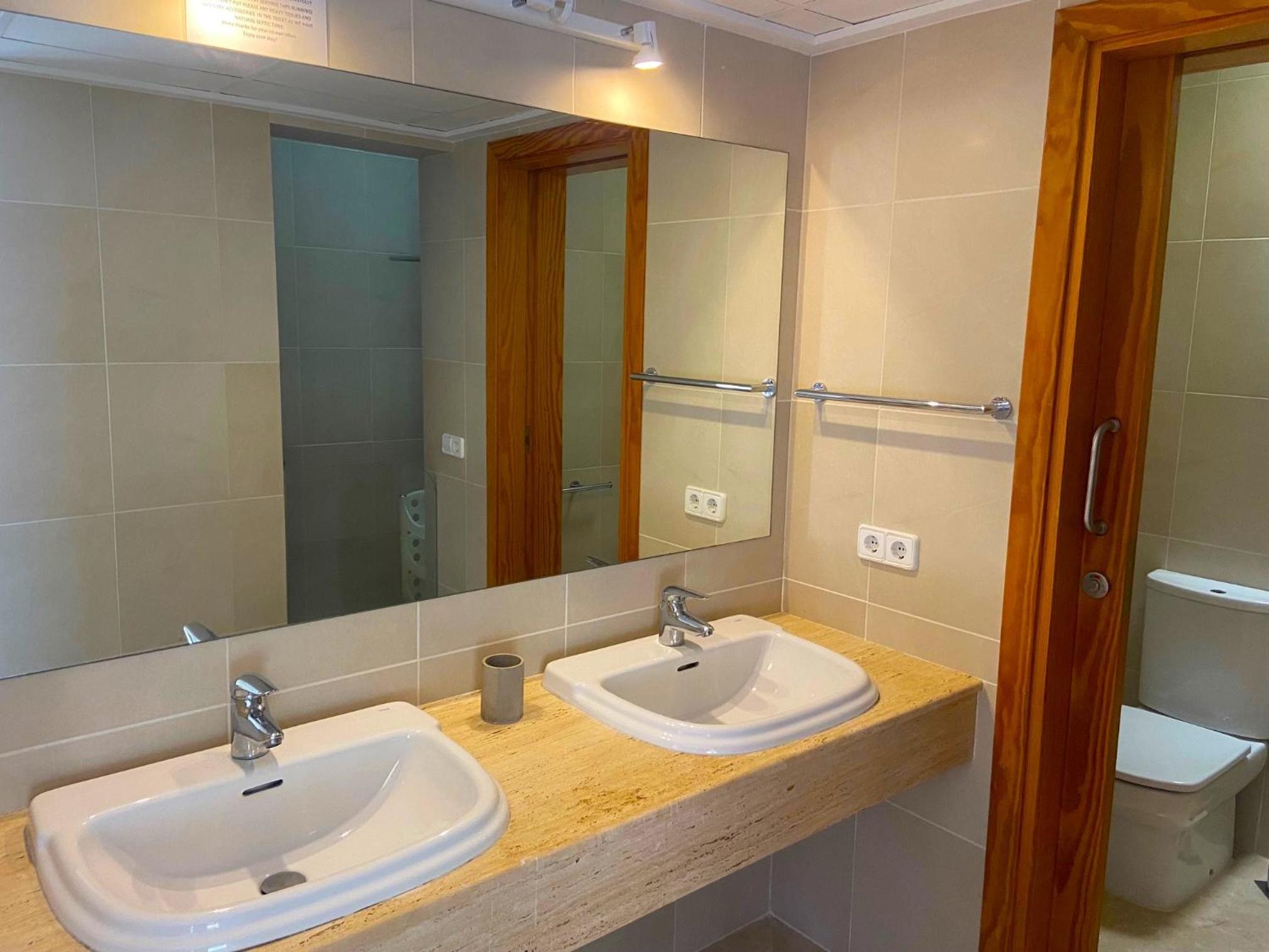 Three-Bedroom Villa photo 3