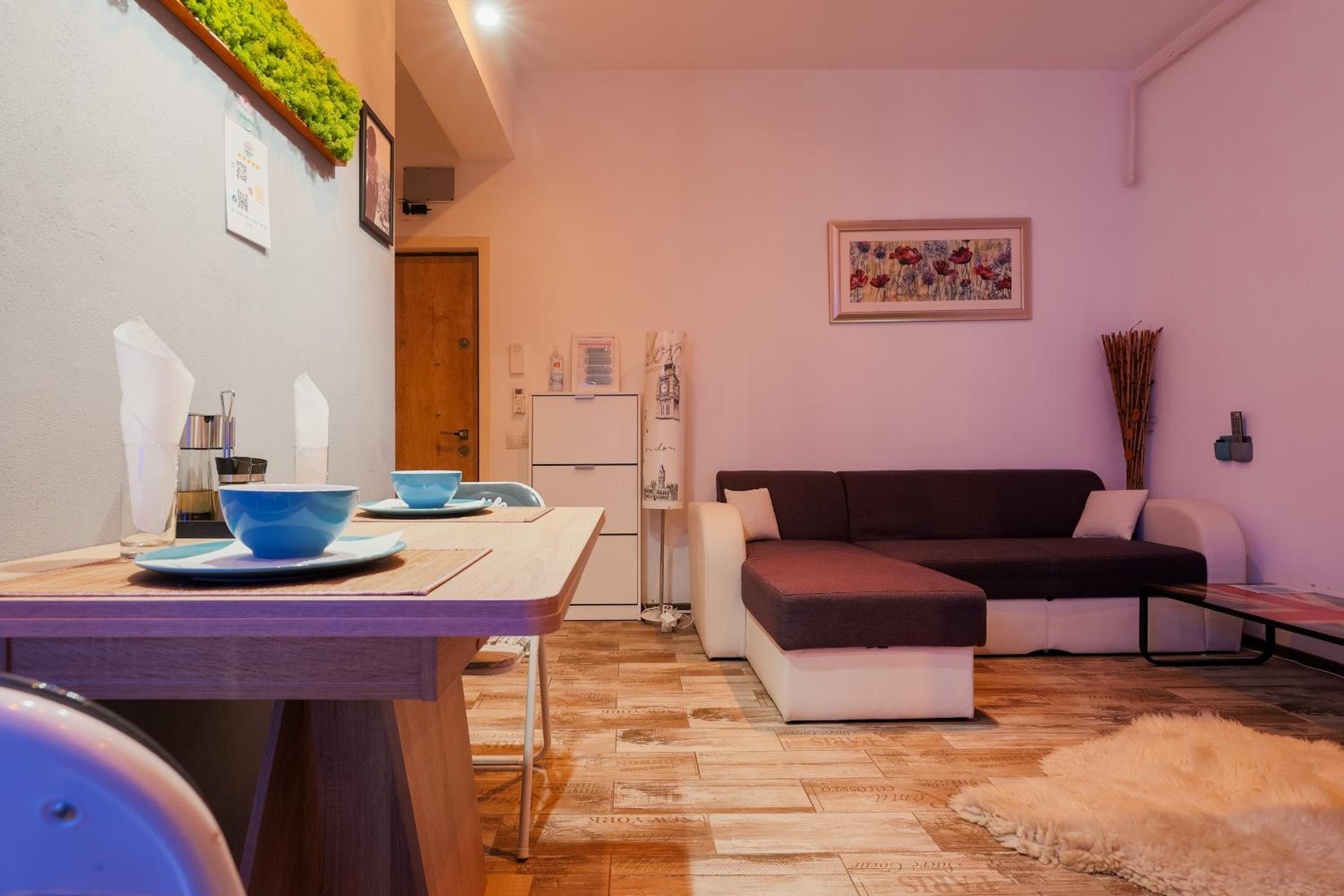 One-Bedroom Apartment - Photo 18