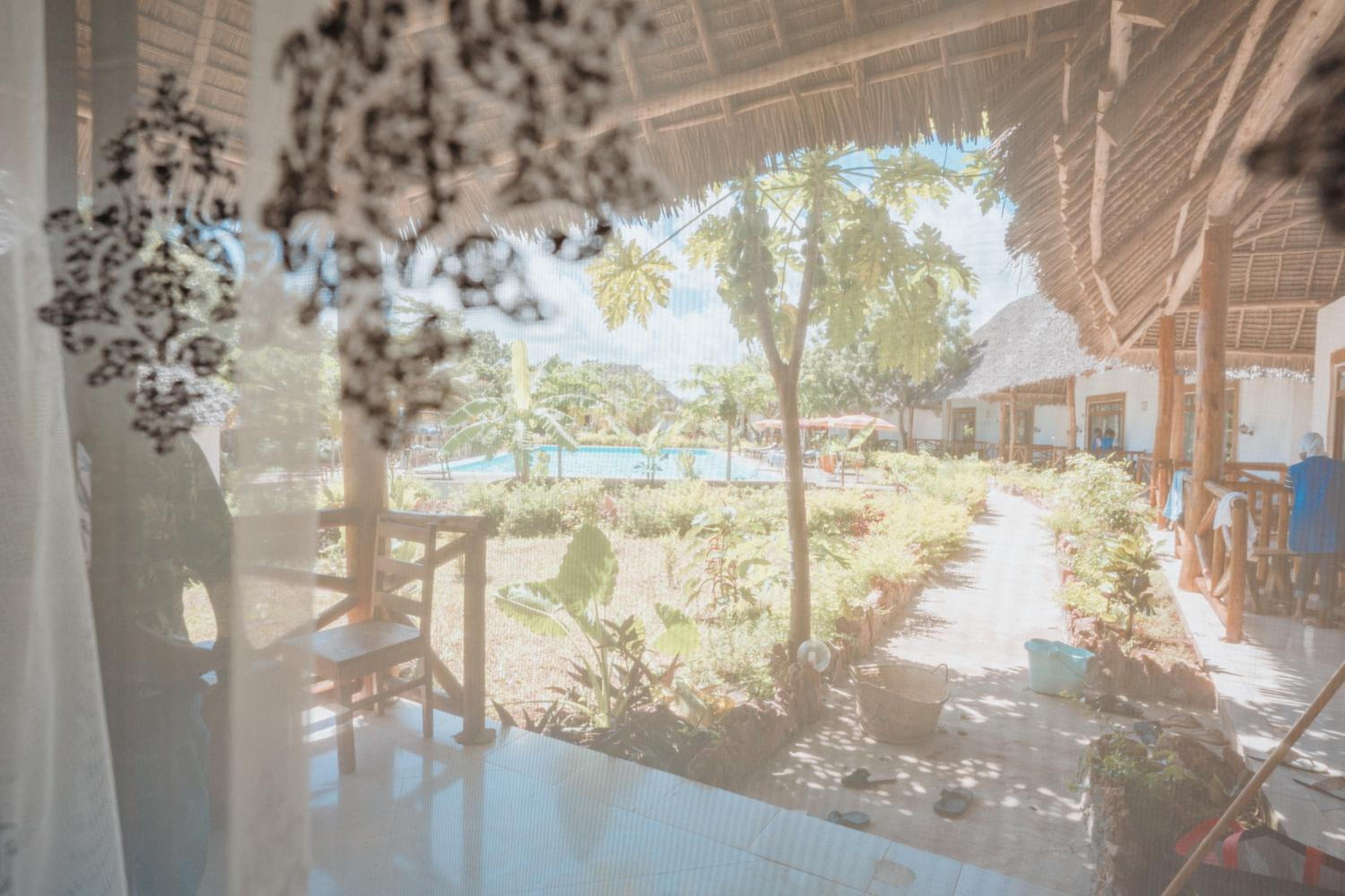 Triple Room with Pool View - Photo 12