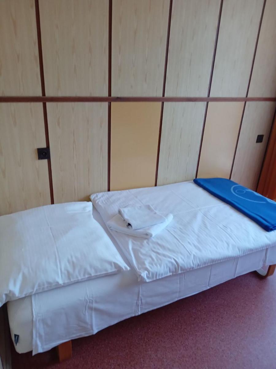 Economy Quadruple Room photo 2