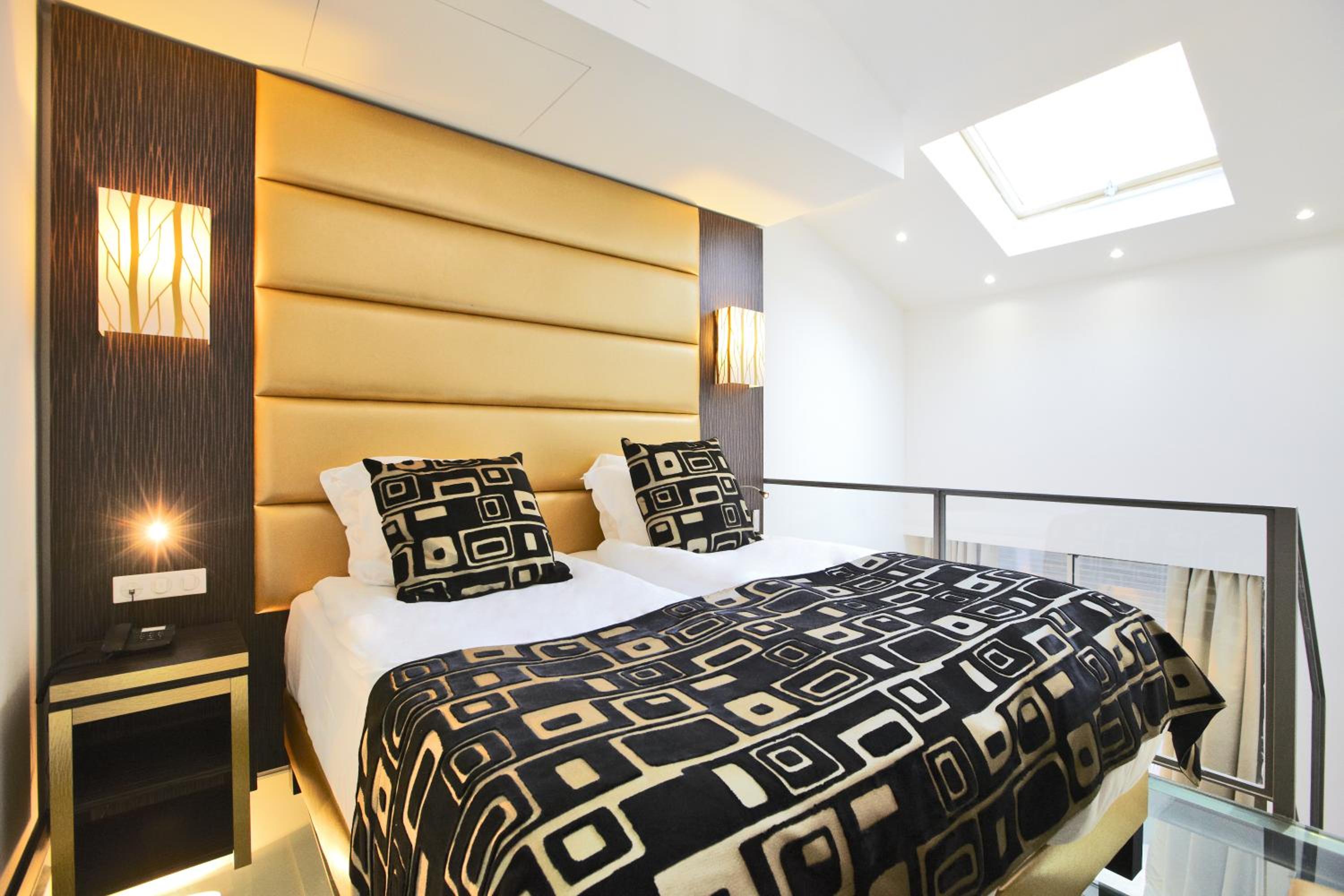 Duplex Suite - Photo 10