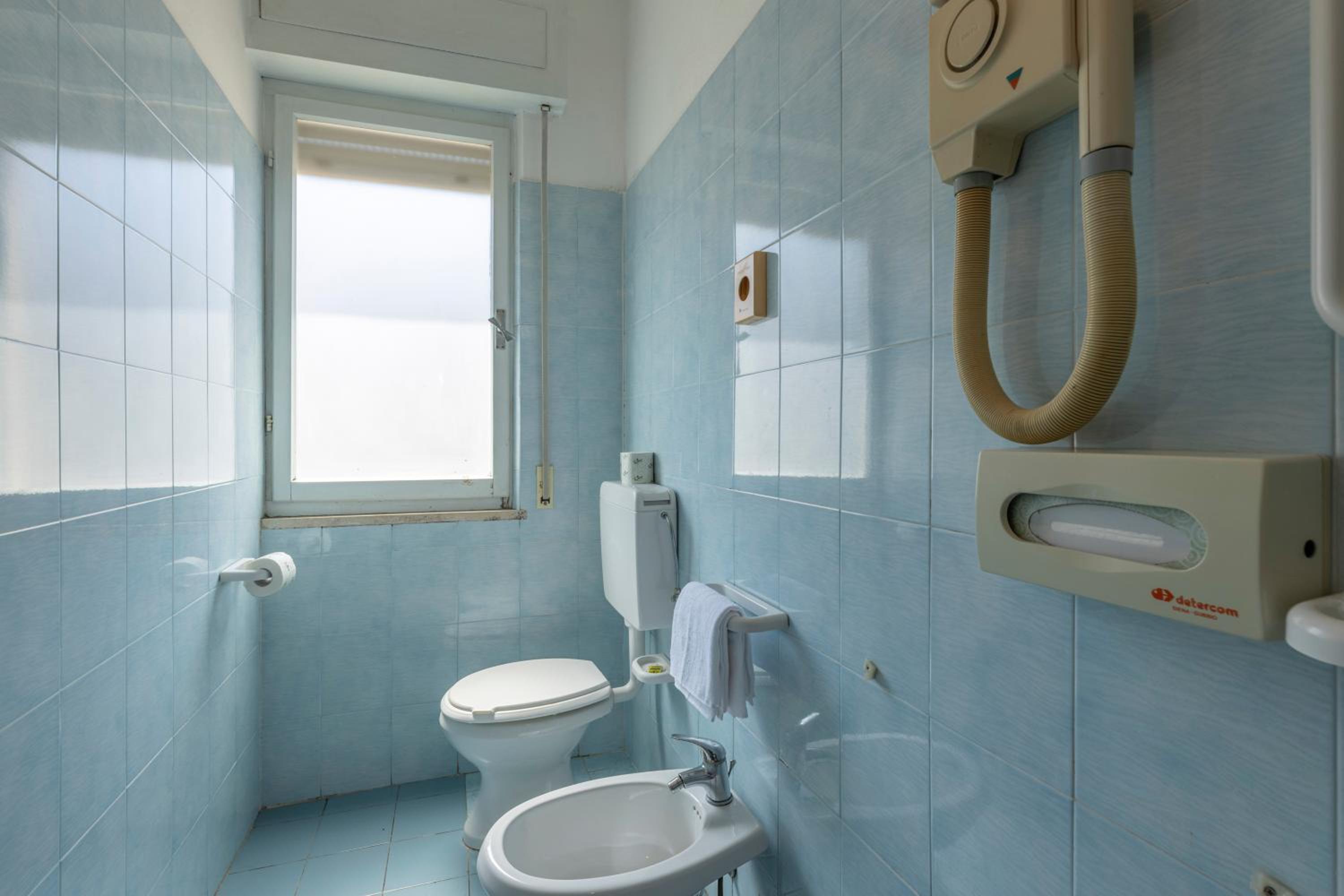 Standard Triple Room - Photo 5