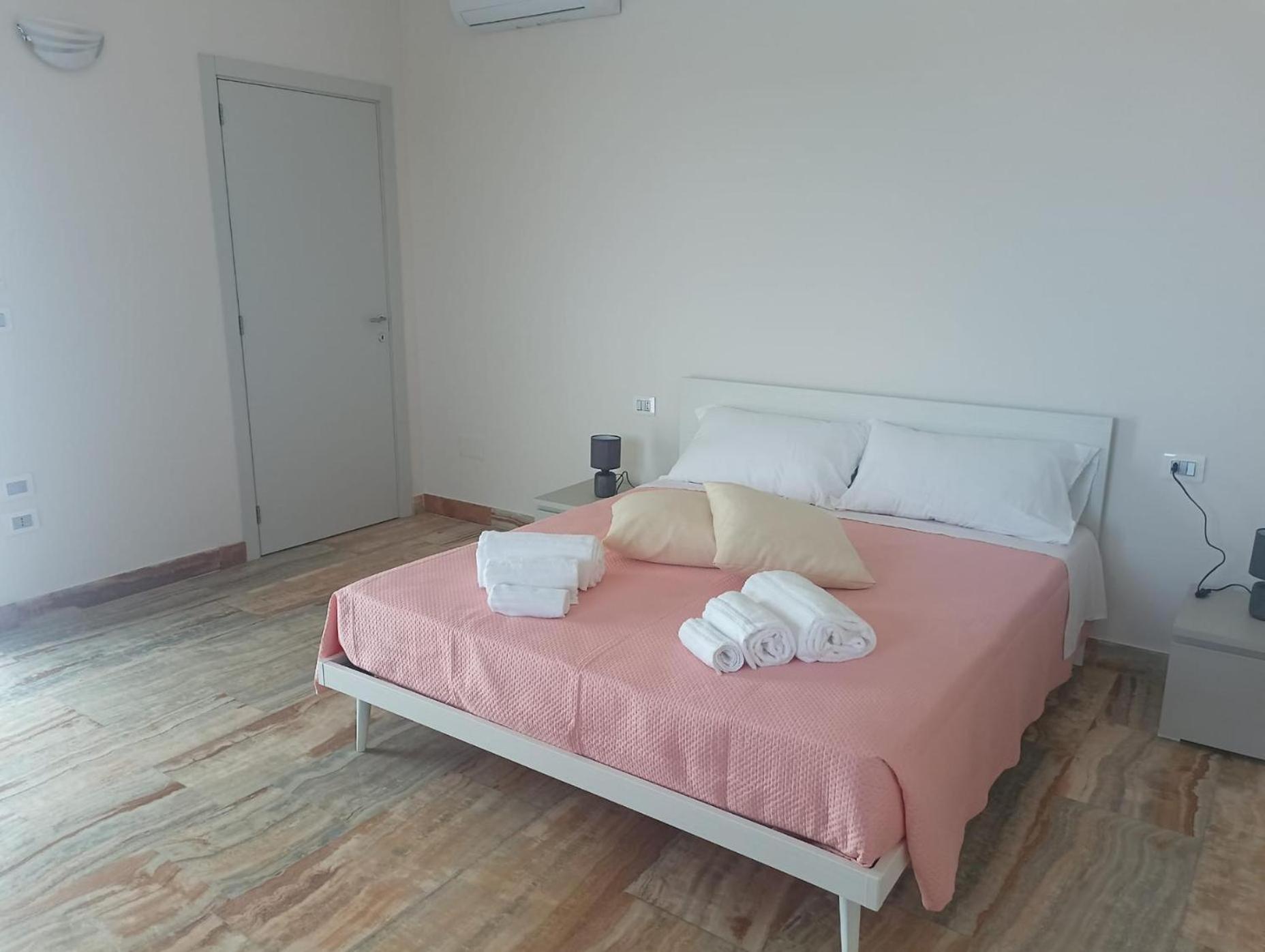 Double or Twin Room - Photo 12