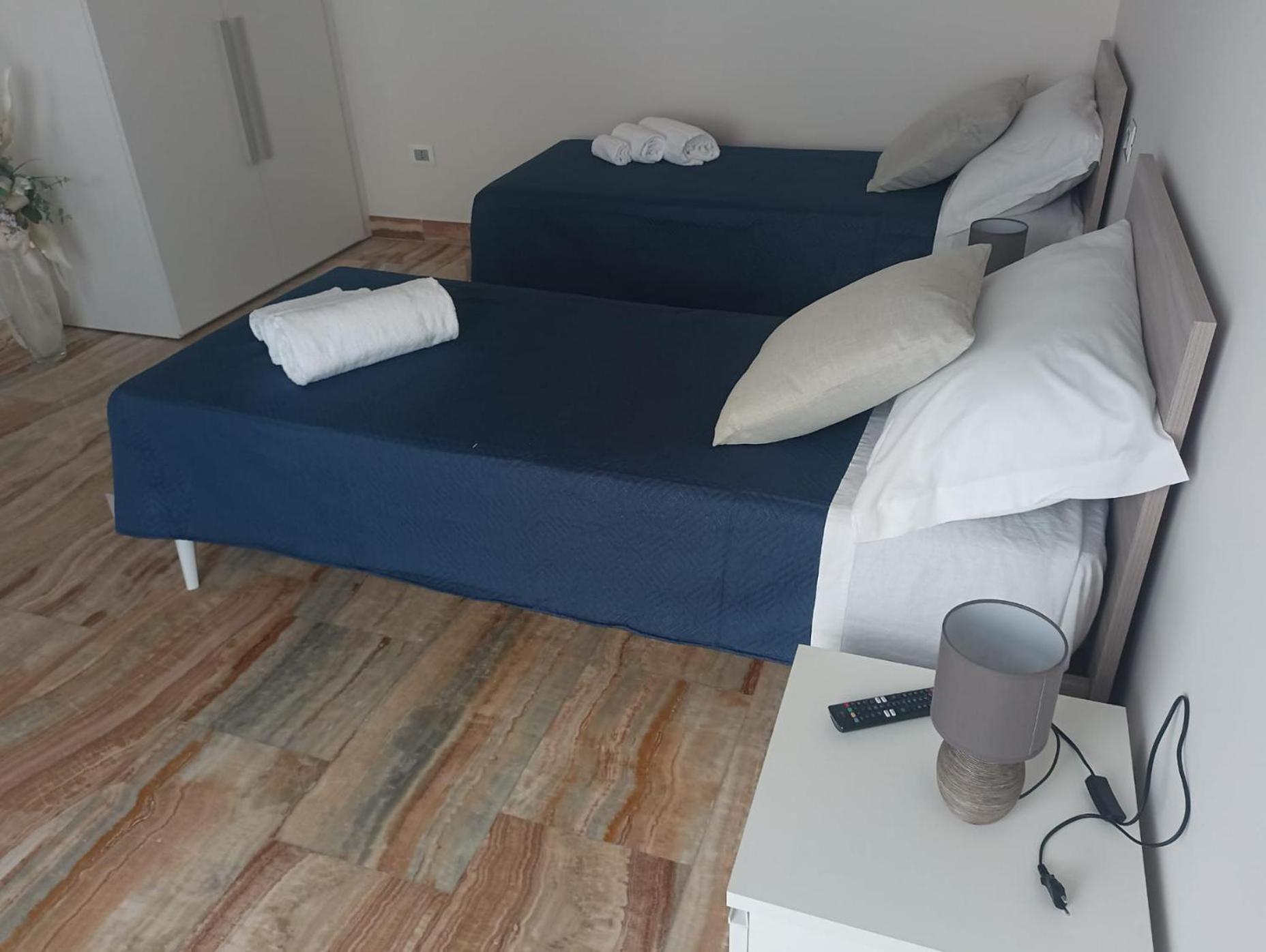 Double or Twin Room - Photo 6
