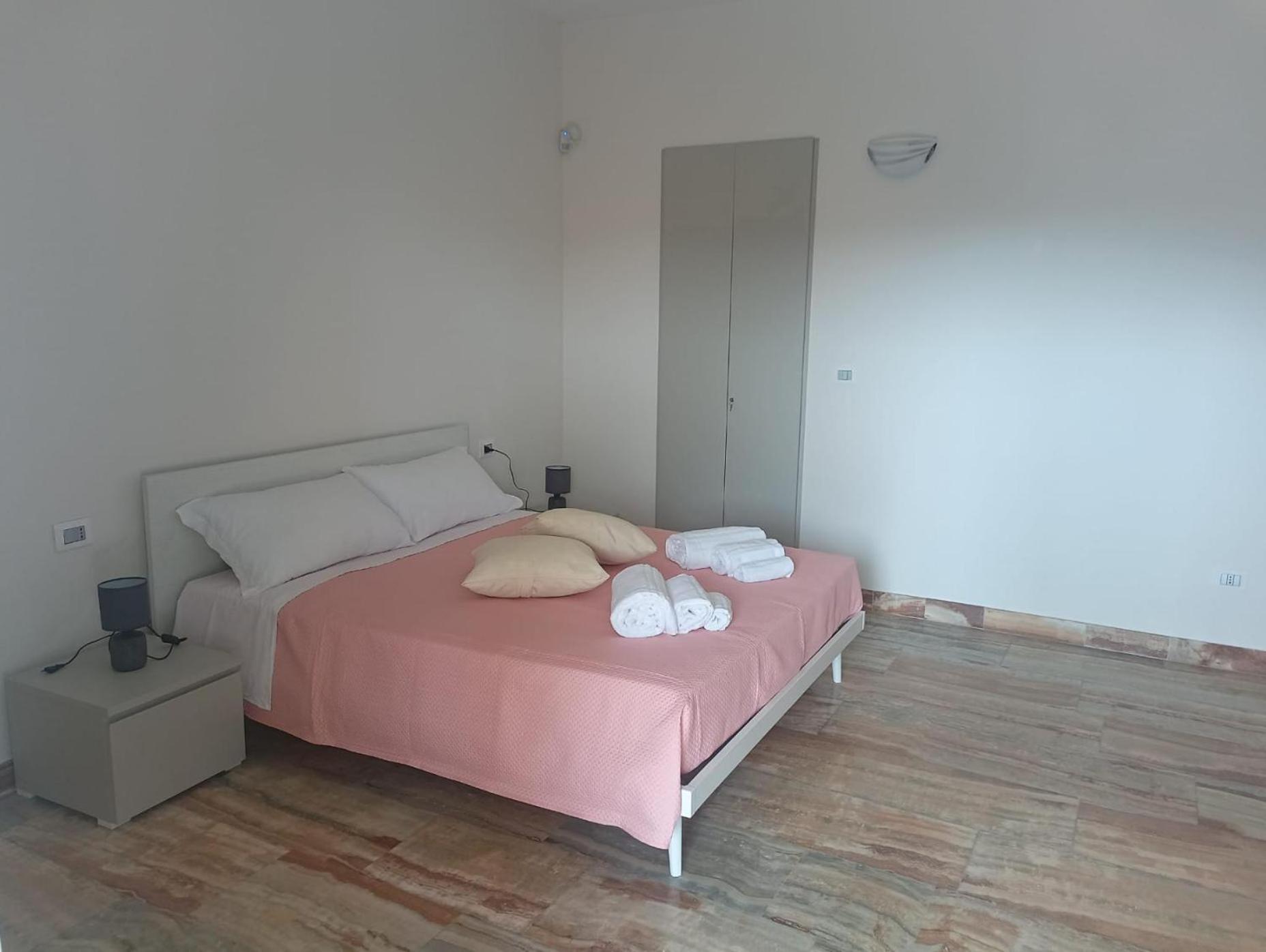 Double or Twin Room - Photo 4