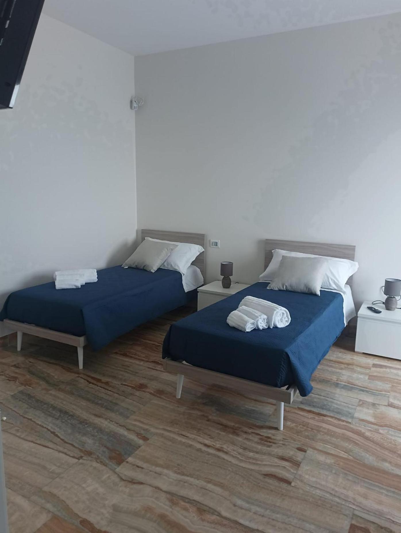 Double or Twin Room - Photo 11