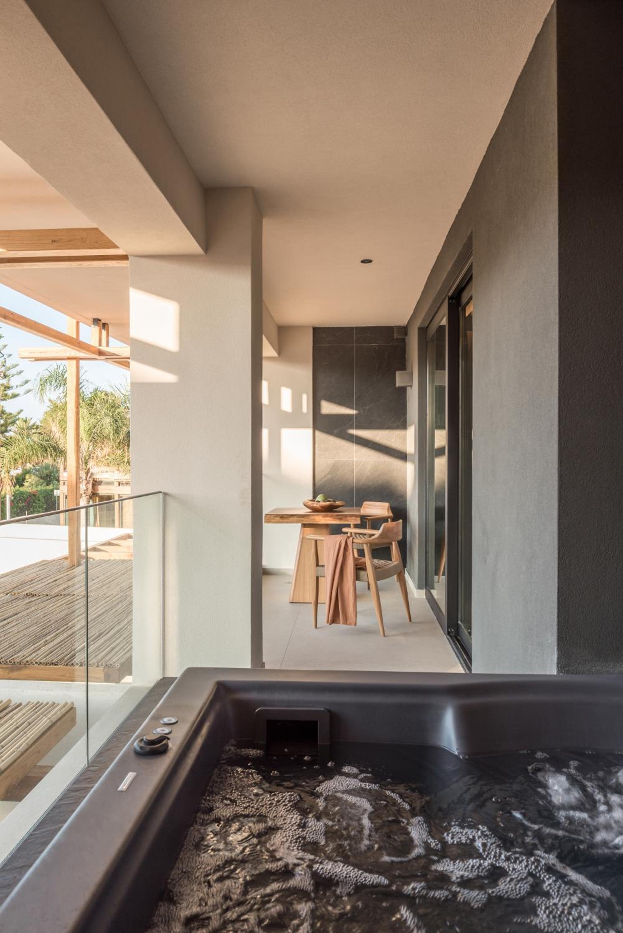 Suite with Jacuzzi - Photo 8