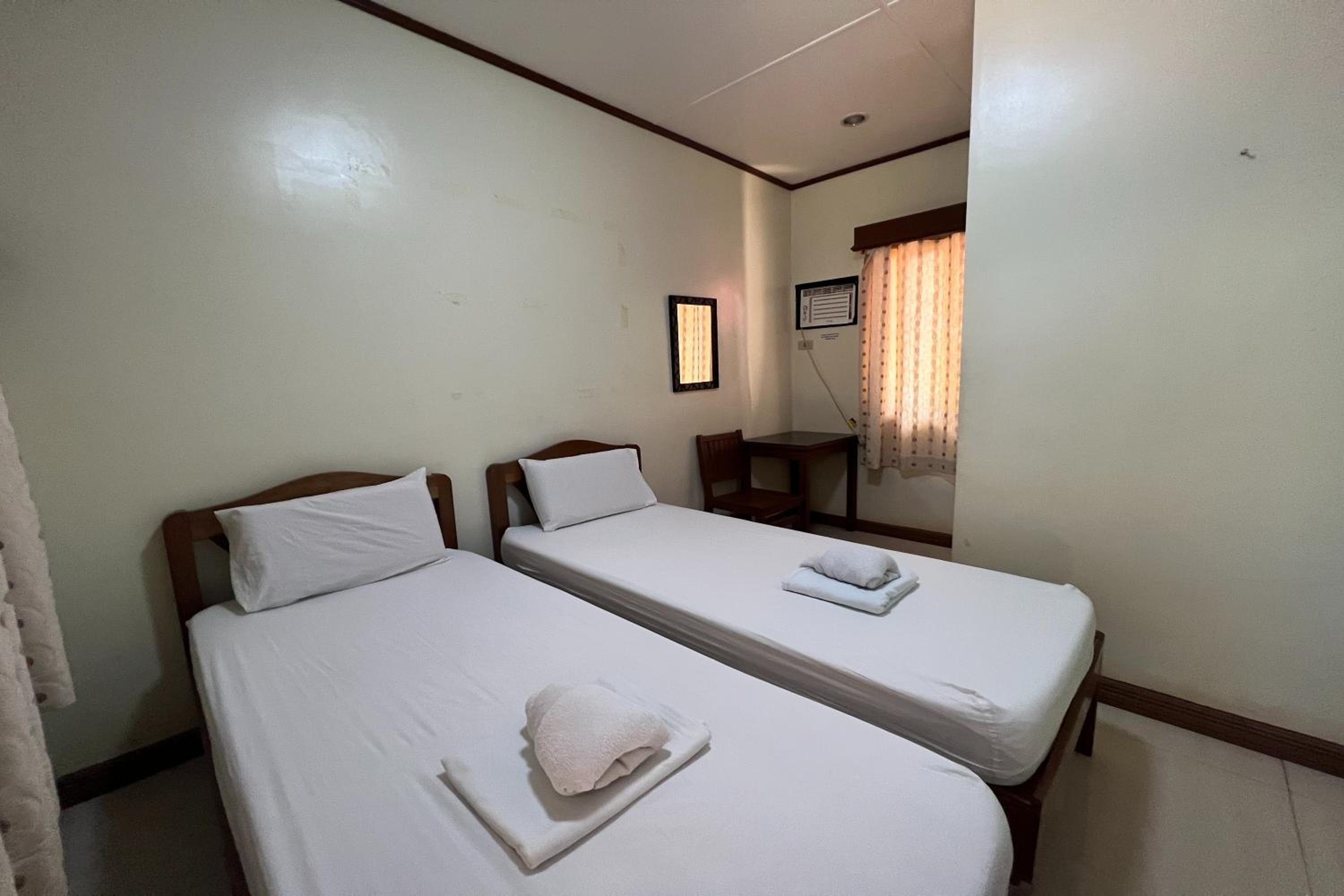 Twin Room - Photo 1