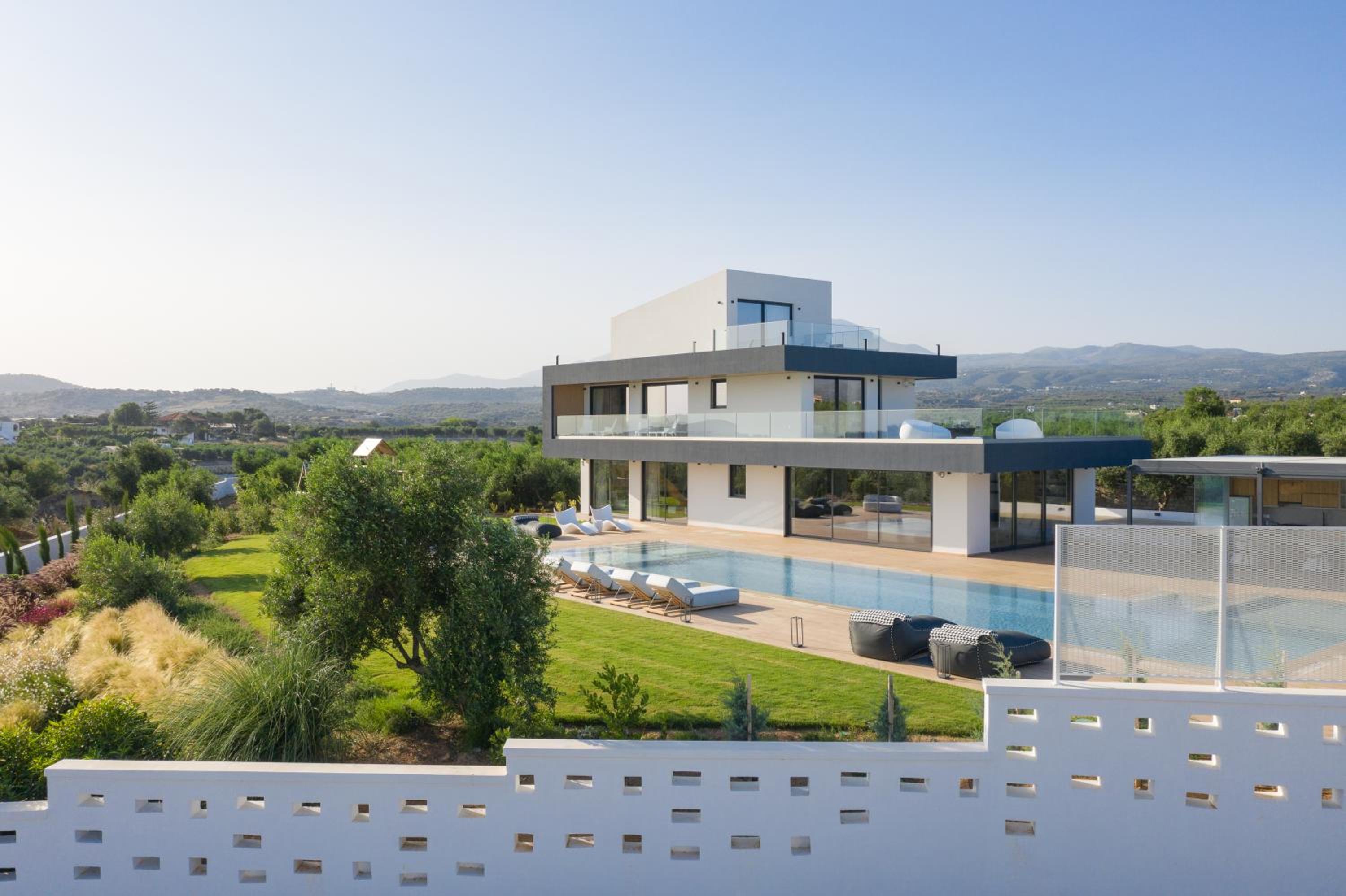 Villa with Private Pool photo 3
