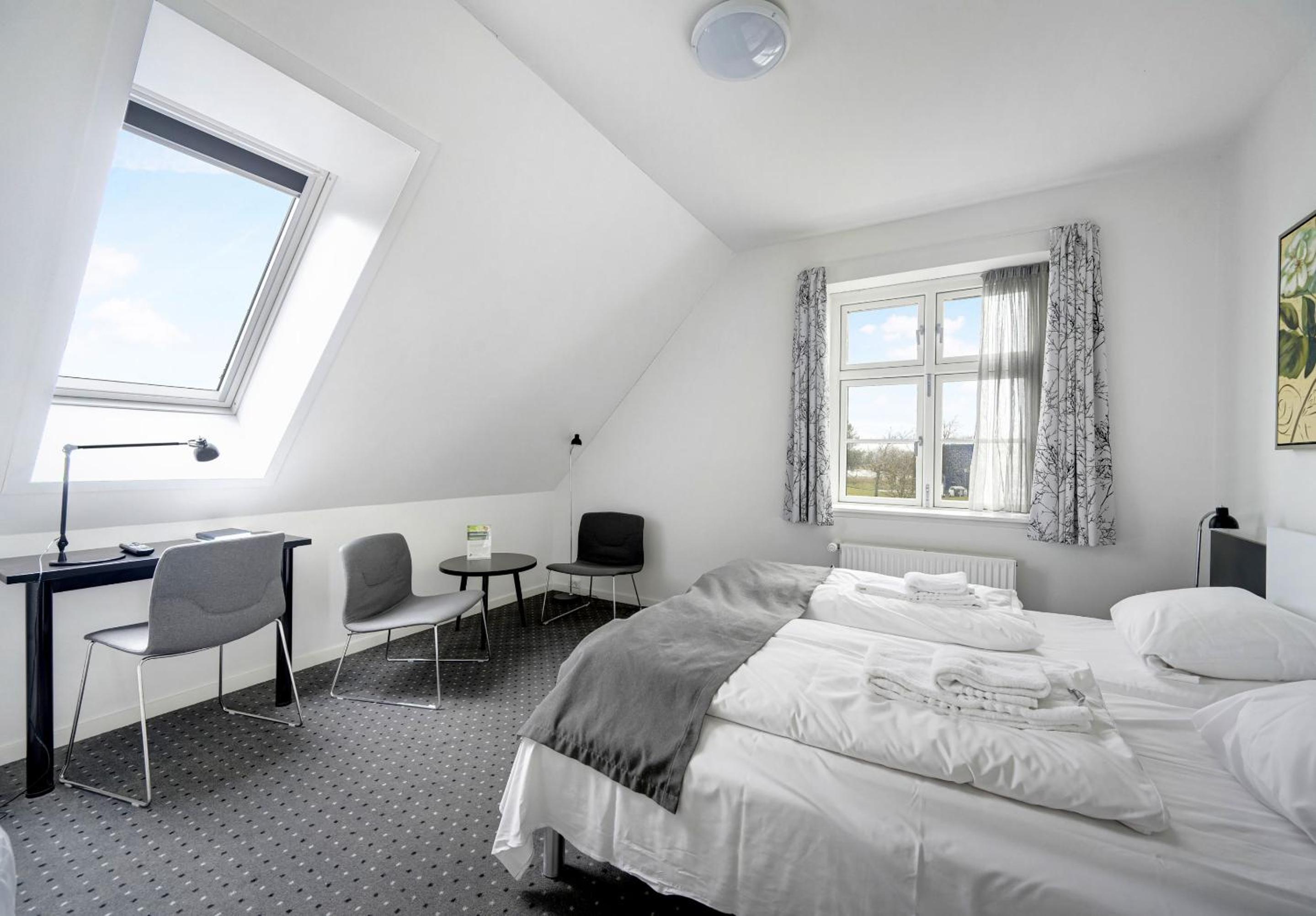 Standard Double Room - Photo 10